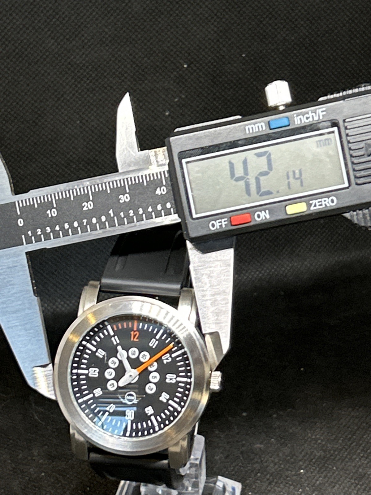 mini cooper seedomoter watch Black Dial Resin Strap New Battery Free Case
