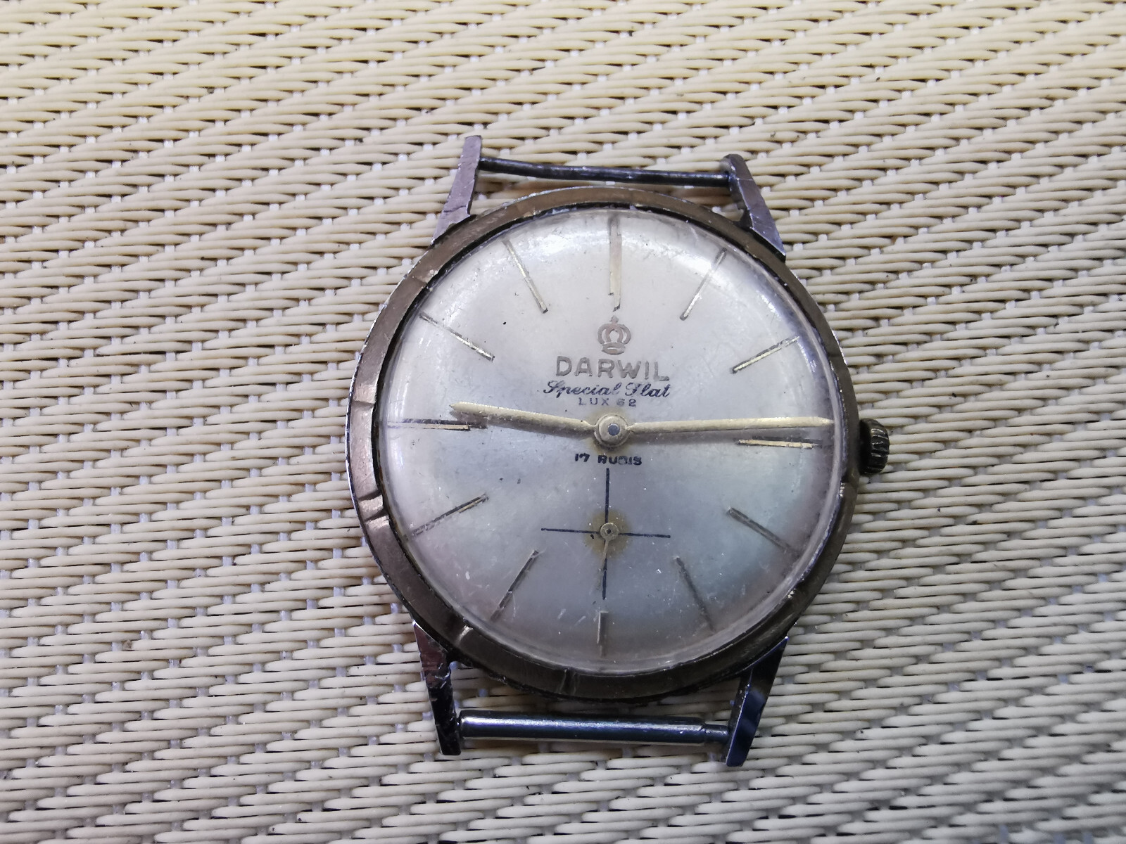 Vintage SWISS MEN WATCH DARWIL