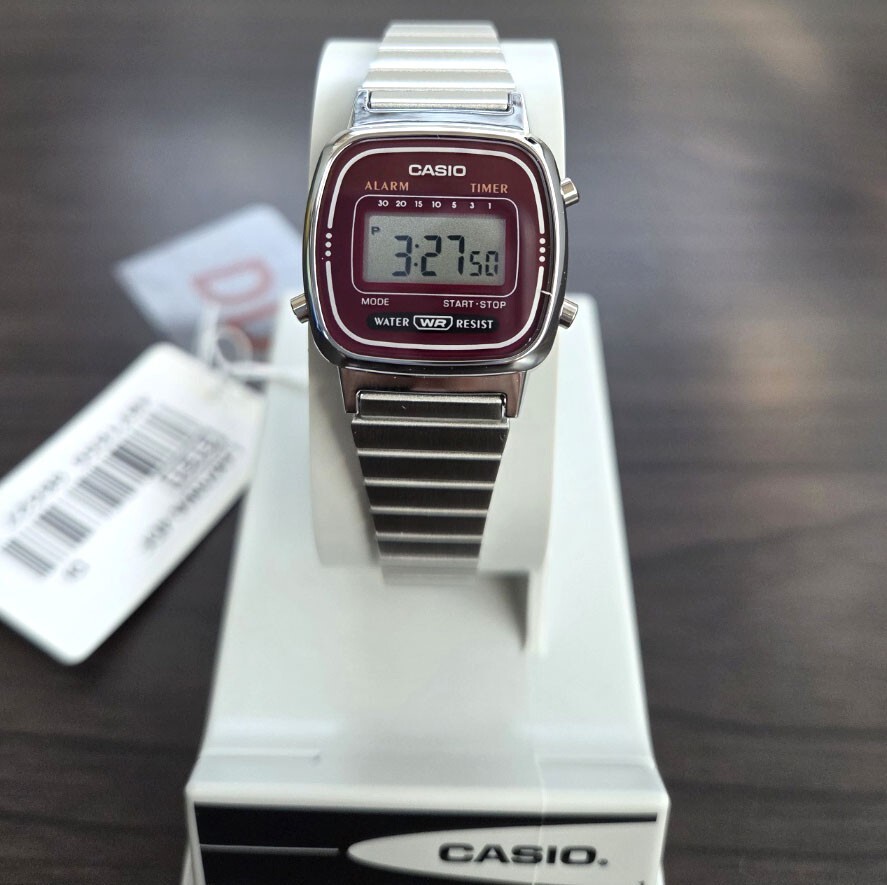 Casio LA-670WA-4DF quartz digital Women Watch Original NEW Worldwide