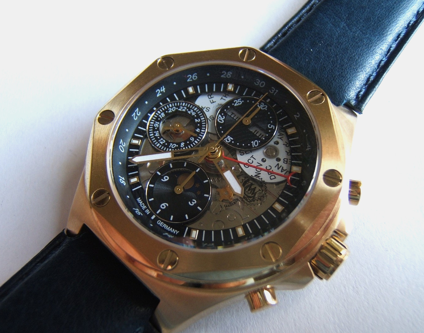 CW TRIPLE CALENDAR DATE MOONPHASE ROYAL OAK AUTOMATIC CHRONOGRAPH VALJOUX 7751