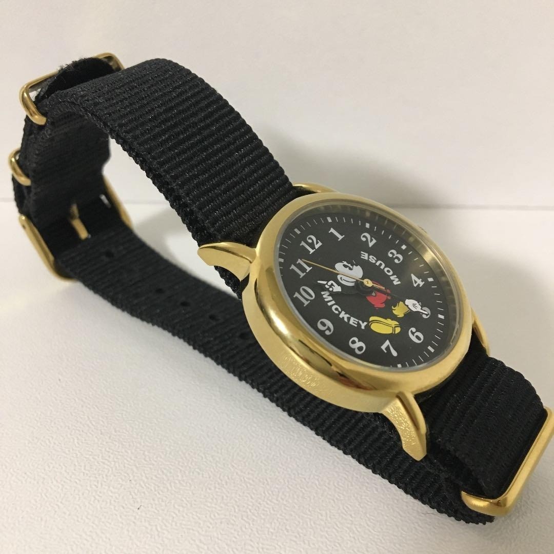 Disney Mickey Mouse Pointing Hands WristWatch Black 30mm W/Box USED[Excellent]