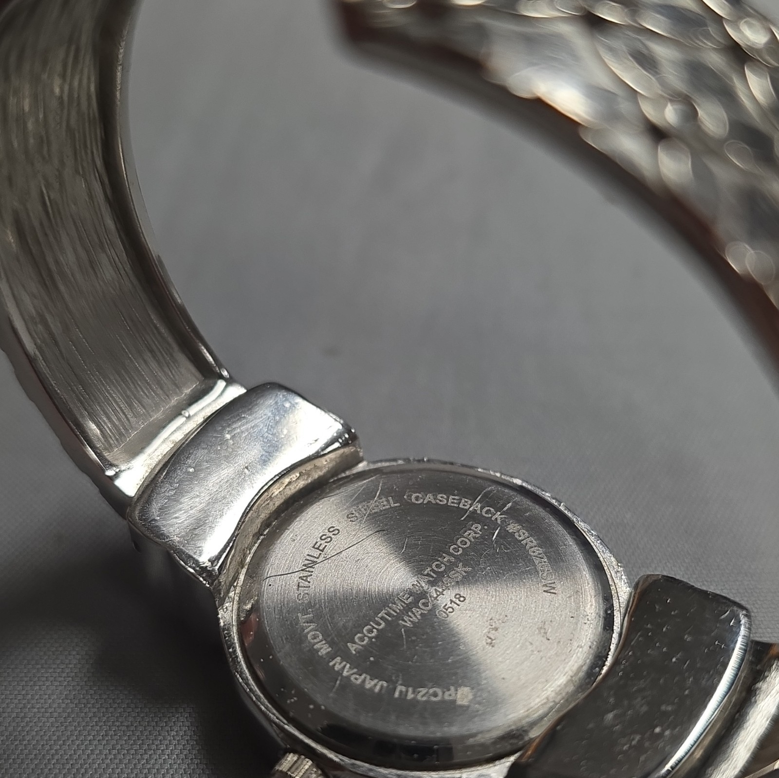 Women’s Quartz Analog Wristwatch Silver-Tone SS Bangle White Dial Arabic
