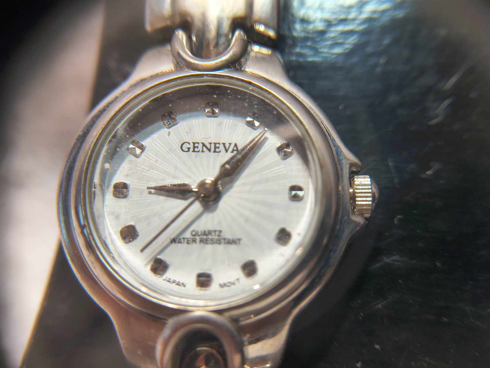 Geneva Quartz Watch Women White Starburst Dial Silver Bracelet New Bat Great !