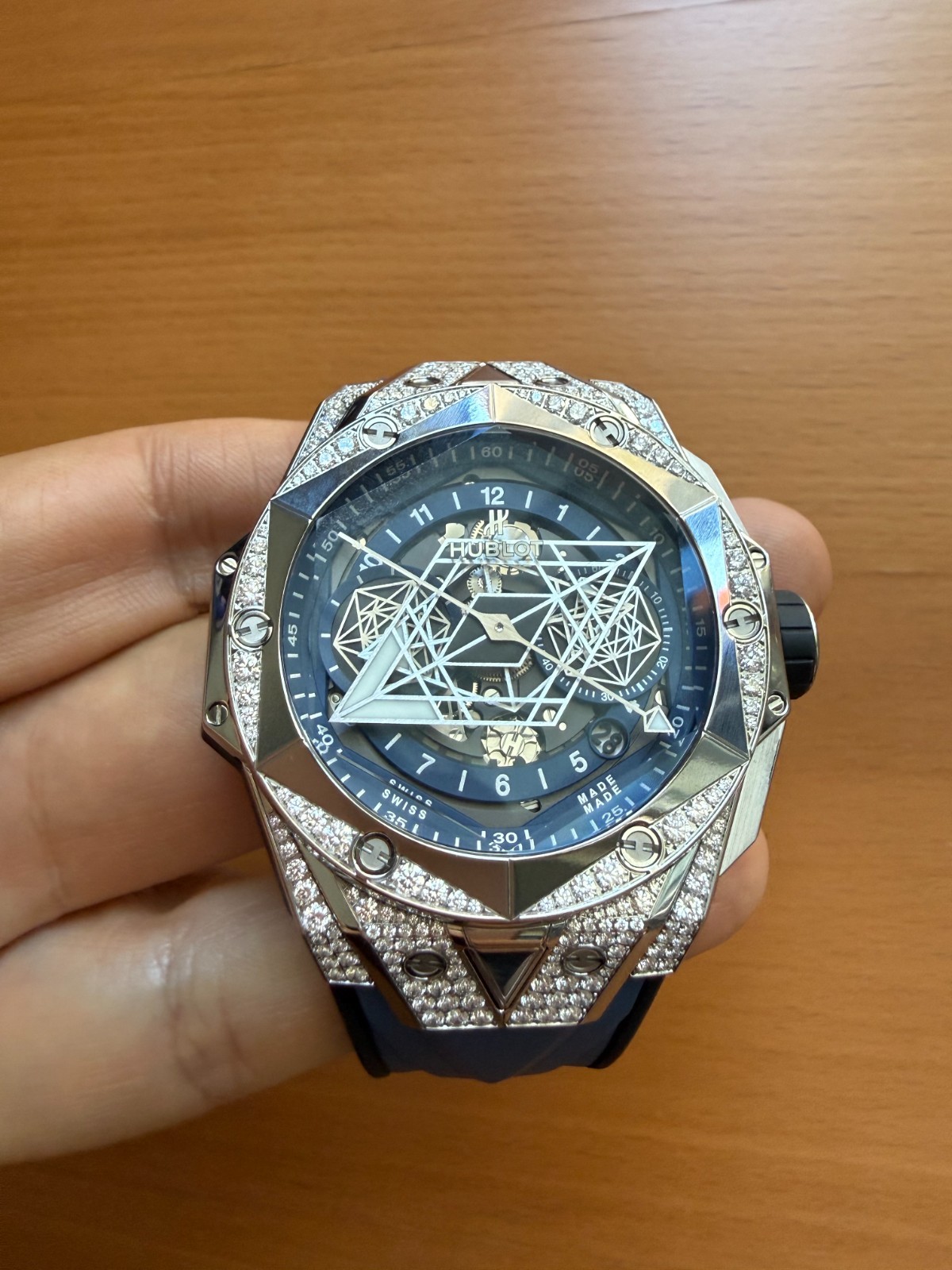 Hublot Big Bang Unico Sang Bleu II Watch – 172 Diamonds [Mint Condition]