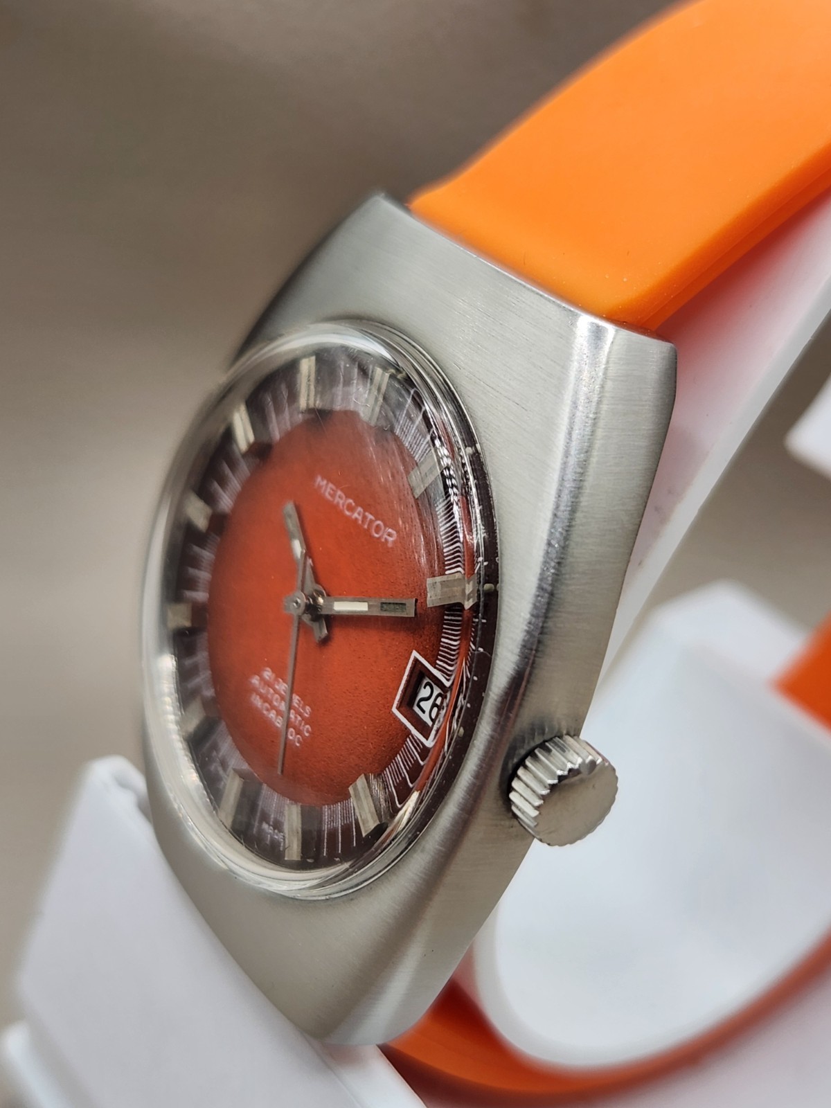 Vintage Men’s Mercator Automatic Swiss Watch Keeps Excellent Time