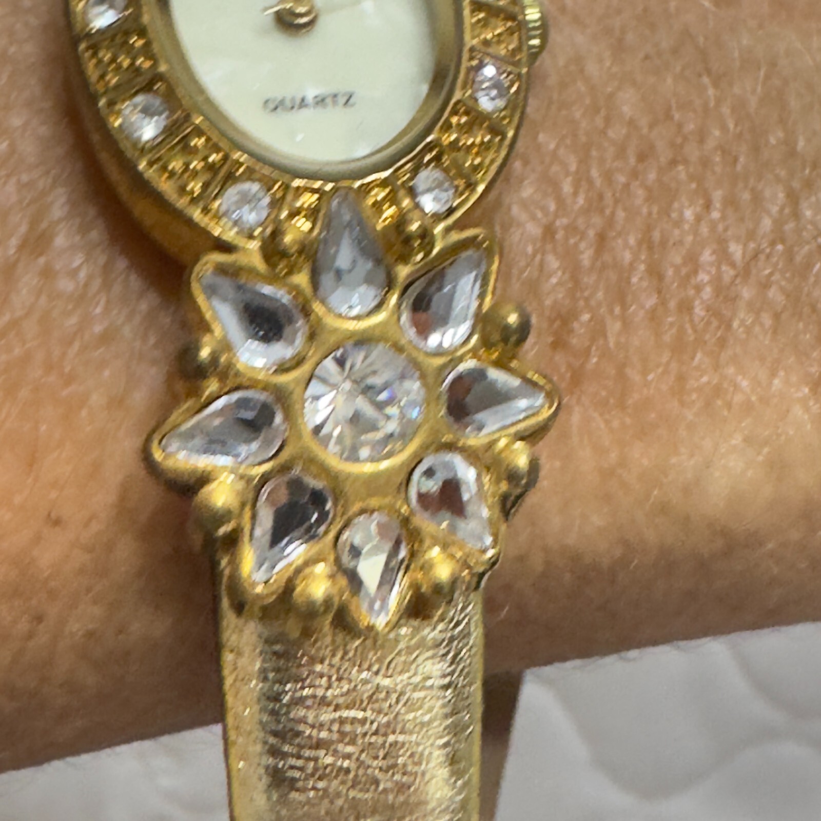 ELIZABETH TAYLOR WHITE DIAMONDS Floral Rhinestone Gold Anniversary Watch in Box