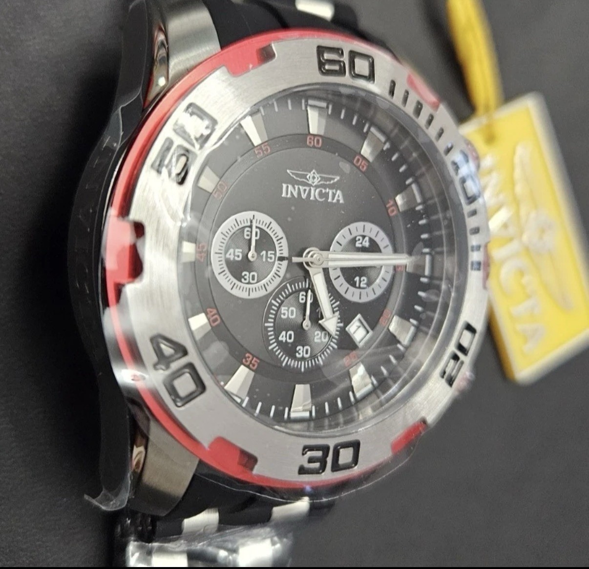 Invicta Pro Diver SCUBA Men’s Quartz Watch Black/Red/Silver 22307 NIB