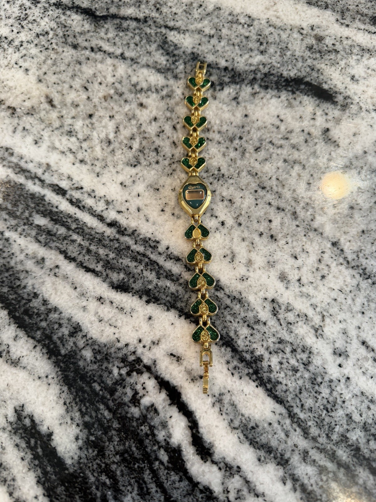 Vintage Women’s Quartz Heart Gold and Green Battery-Operated Watch.