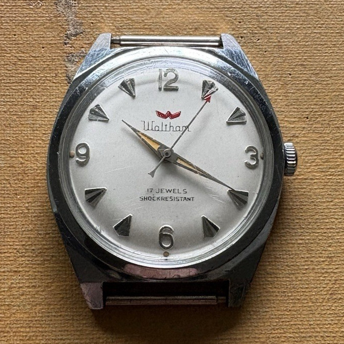 Waltham Shockresistant 17J Waterproof Shock-Resist Manual Wind Silver Dial