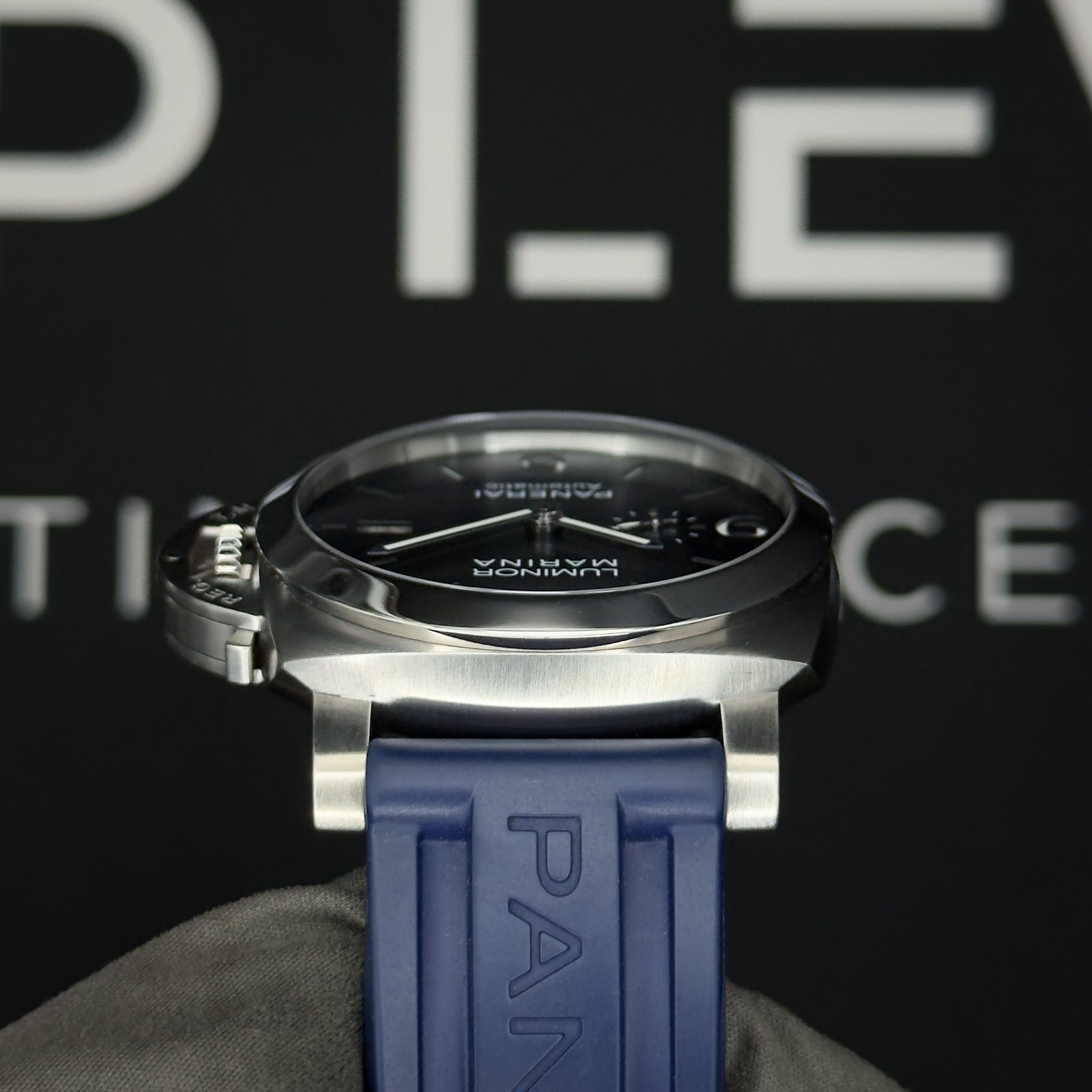Panerai Luminor Marina PAM01313 44mm Blue Dial –Excellent Condition–Complete set