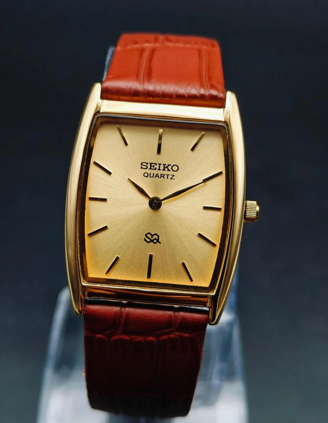Vintage Seiko Slim Quartz Men’s Wrist Watch -Leather Strap