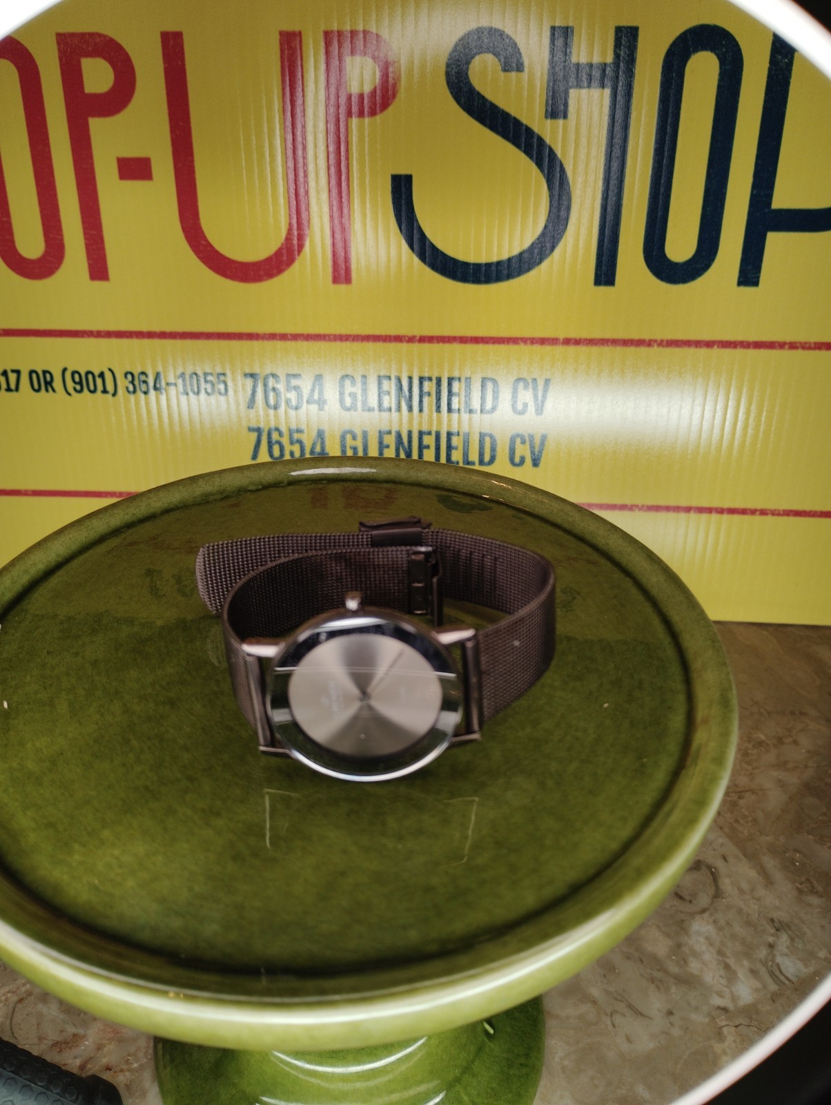 Minimalist Mesh Band Wristwatch