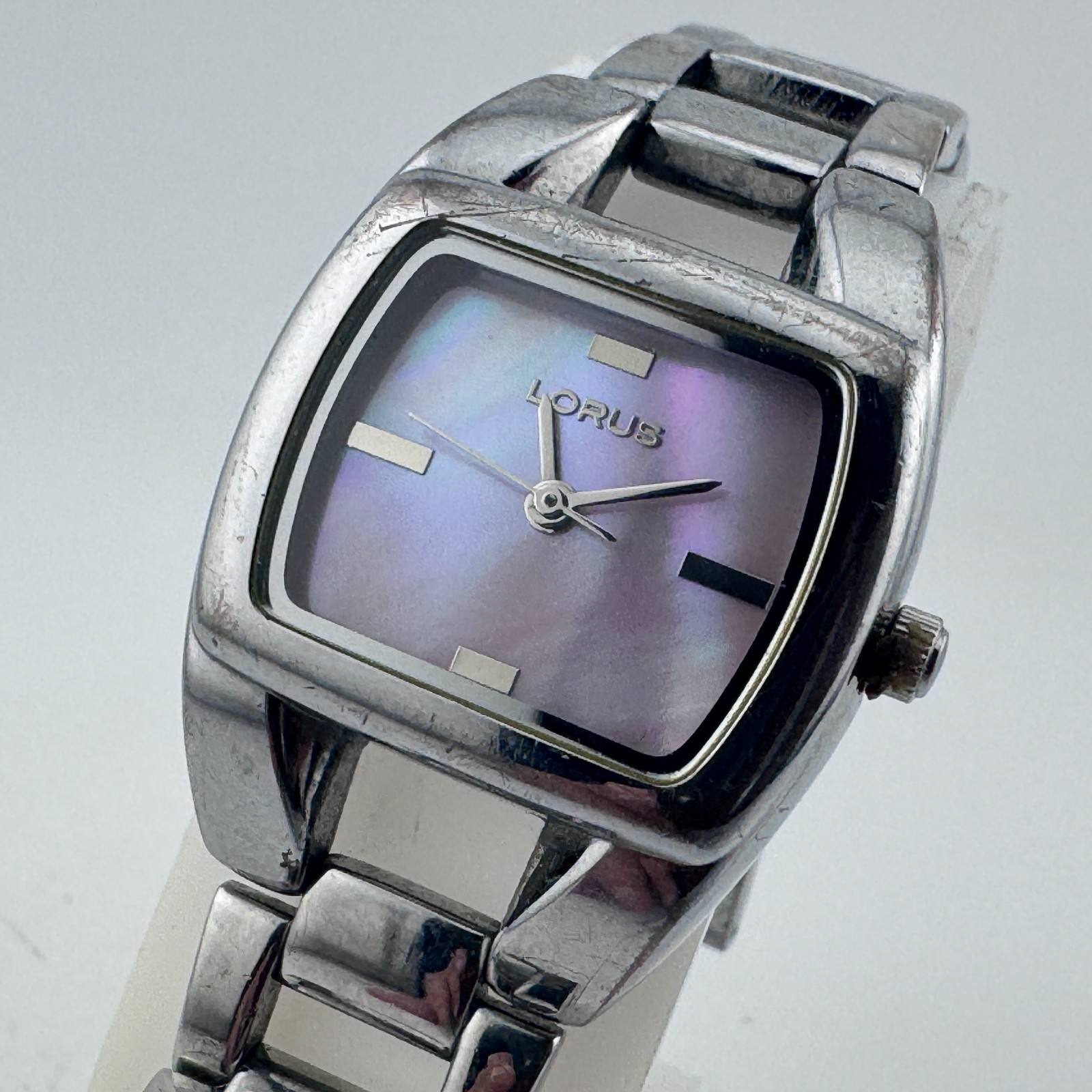 VTG Lorus Quartz Watch LR-2015 Women Silver Barrel MOP Analog New Battery 6.5″