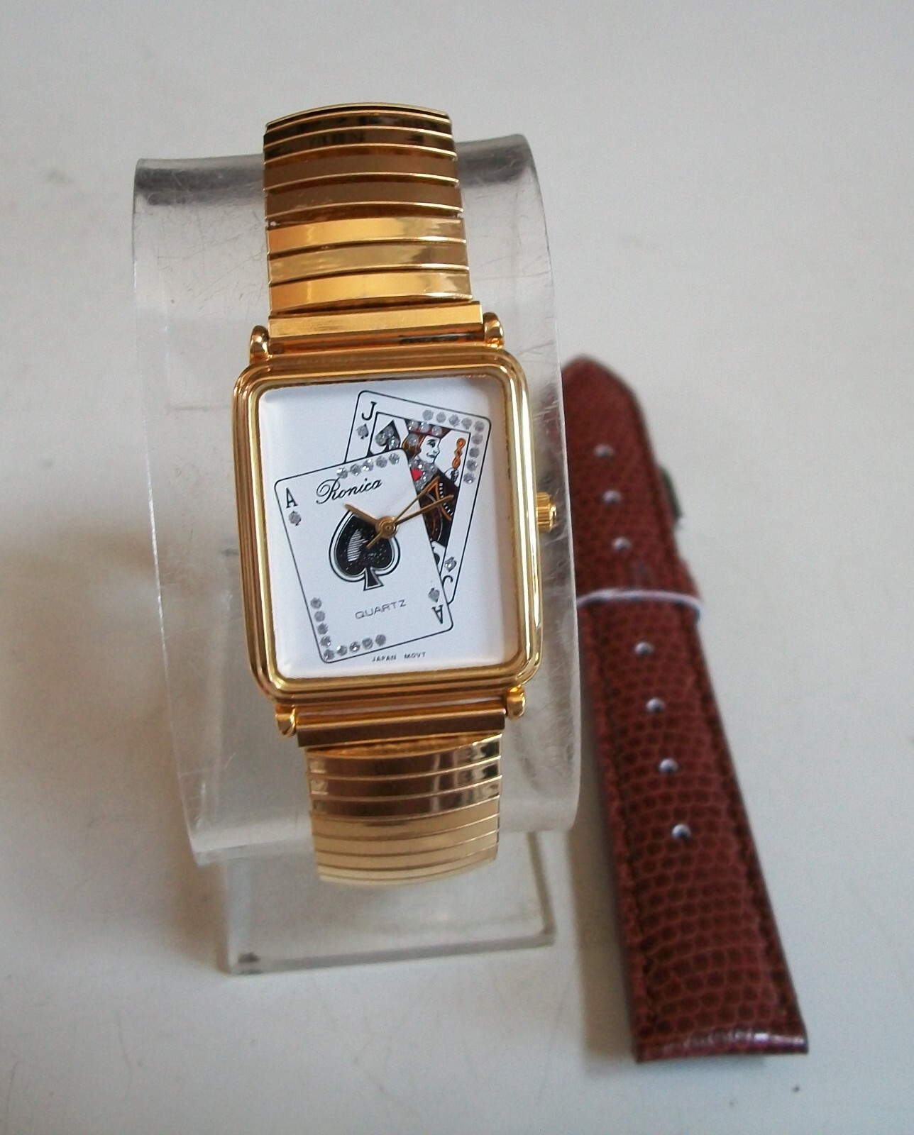 Men Or Women Good Luck Cards Gold Finish Stretch Band Fashion Watch + Extra Band