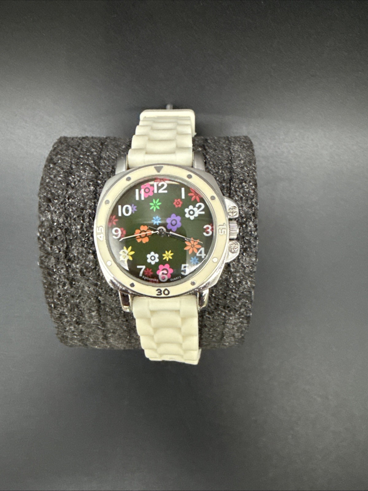 Vintage Collezio Sophie Flower Power Quartz Watch