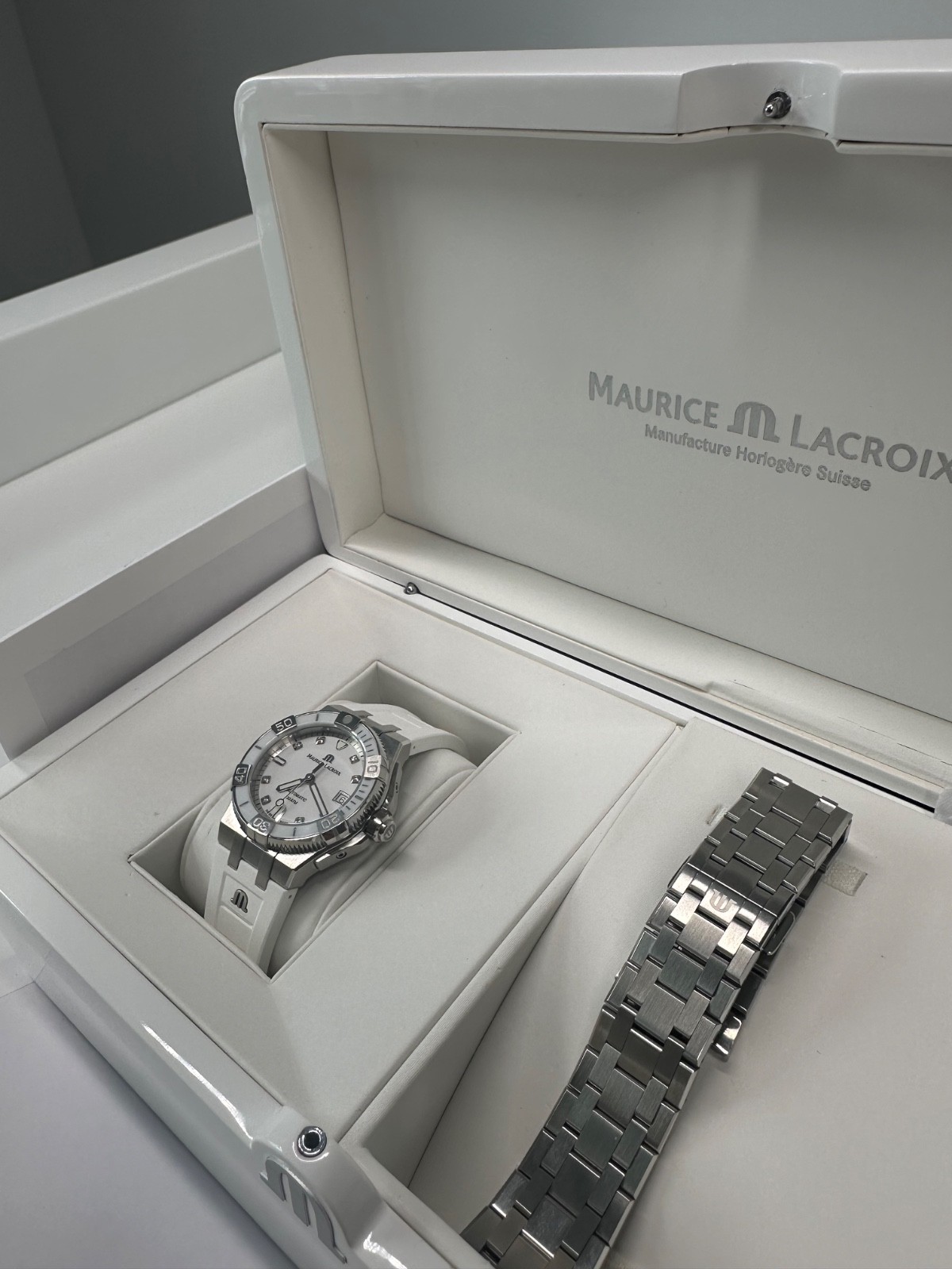Maurice Lacroix Aikon Venturer Automatic AI6057 White Diamond Dial Box Papers