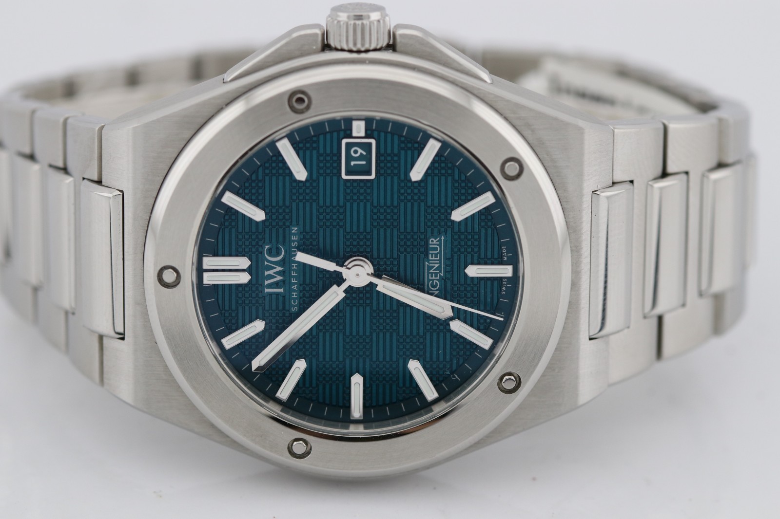 IWC 2024 Ingenieur Automatic 40 Green Dial Stainless Steel 40mm Watch IW328903