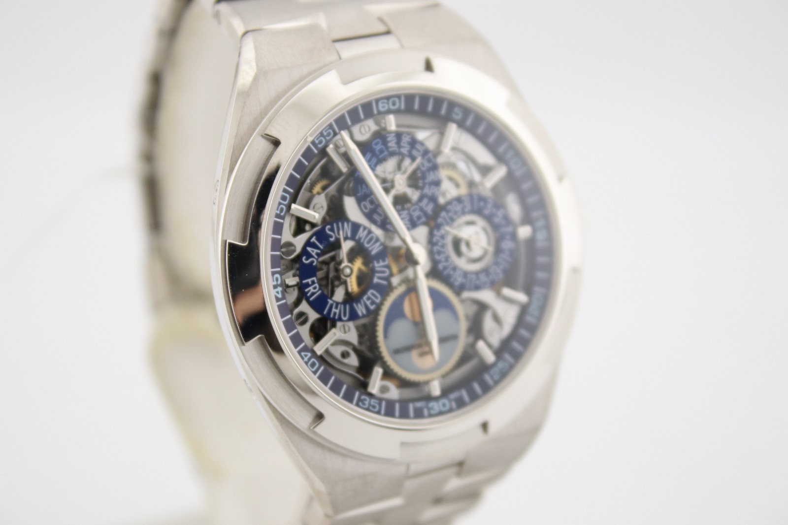 Vacheron Constantin Overseas Perpetual Calendar Skeleton Ultra-thin 18k WG 4300V