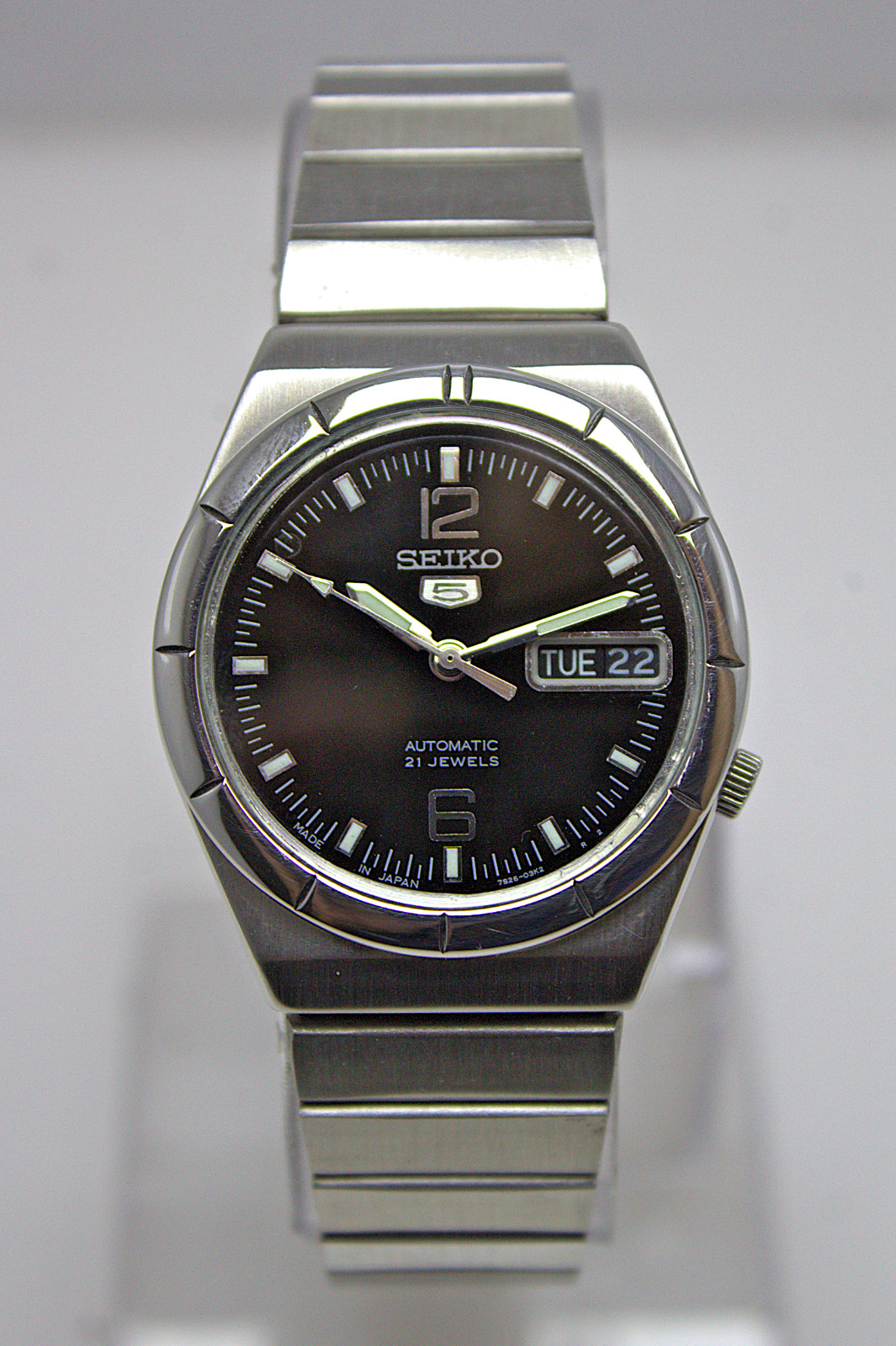 Seiko 5 Automatic 21 Jewels Round Black Dial Day/Date Japan Men’s Wrist Watch