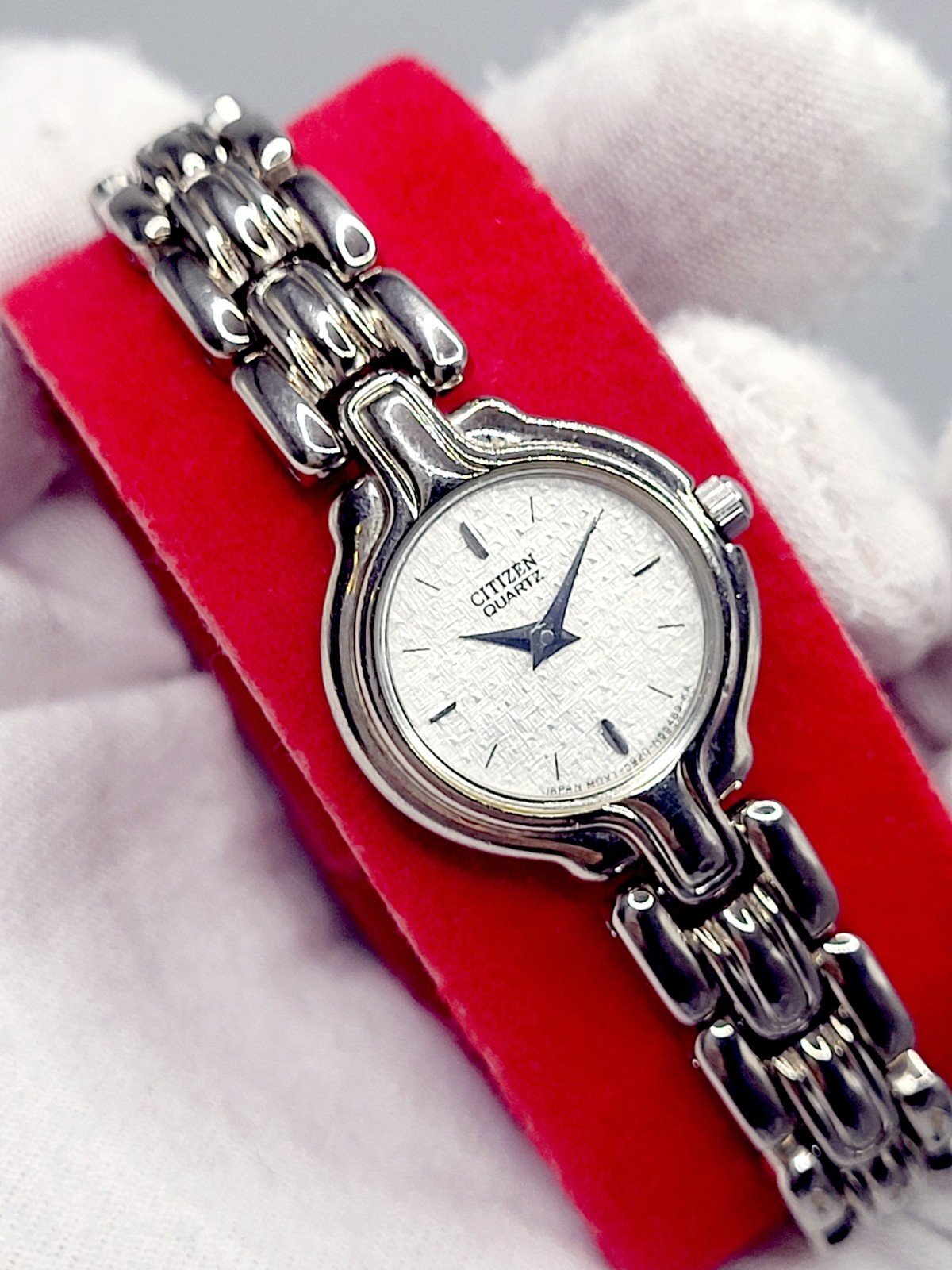 [Works] 2000 Citizen 20mm Vintage Linen Dial Women’s Quartz Watch Made In Japan