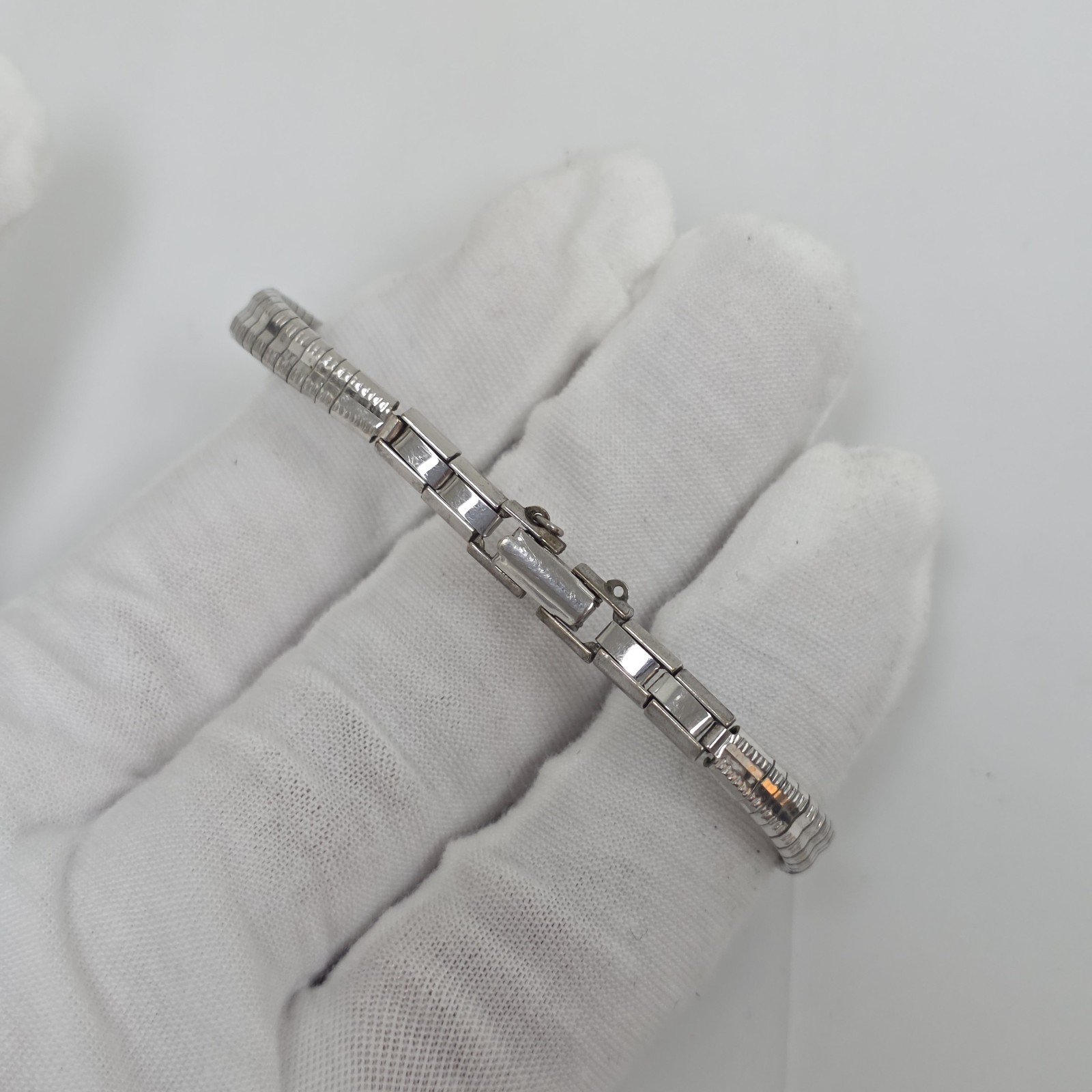 Vintage Buren Ladies Petite Cocktail Watch Silver Tone 17 Jewels Manual Wind