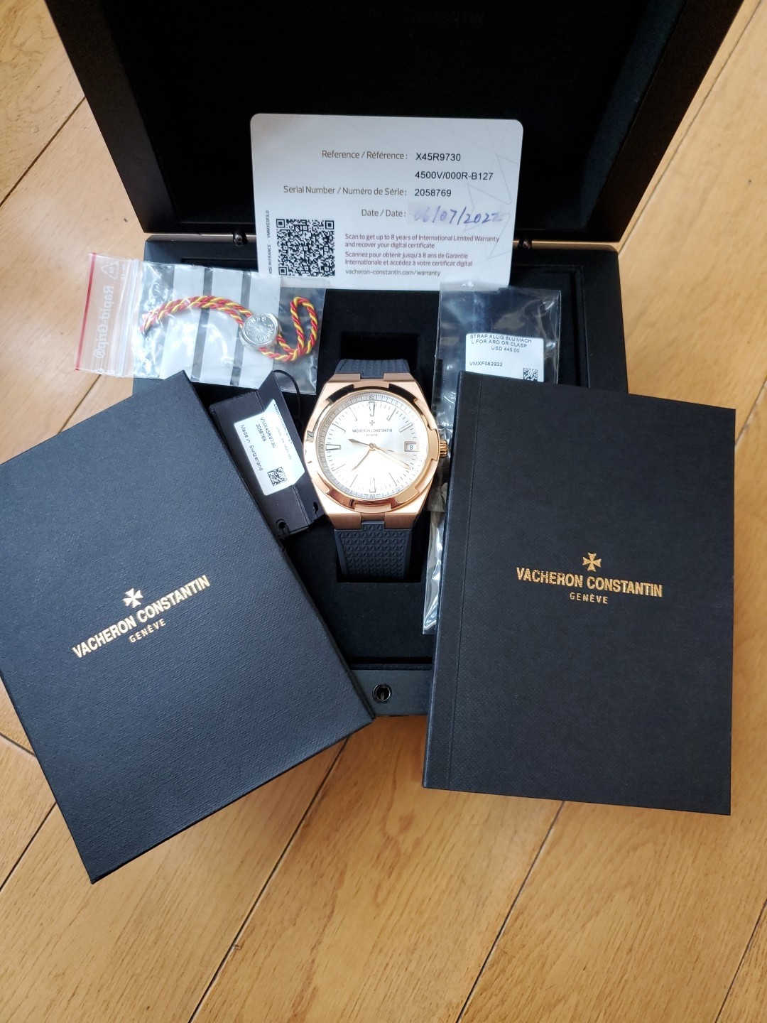New Vacheron Constantin Overseas 41 R Gold Silver Dial Complete 4500V/000R-B127