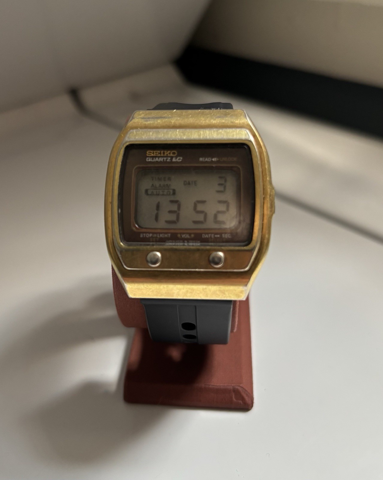 Vintage Seiko Quartz LC A039-5019 Men’s Digital Watch Gold Tone Wrist Watch