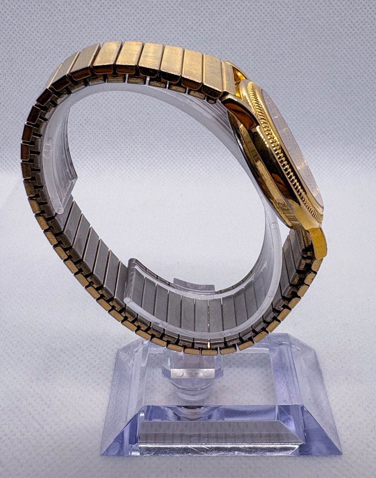 Vintage 1990s John Weitz LJW 123 Gold Tone Coin Edge Men’s Watch Seiko PC32 Movt