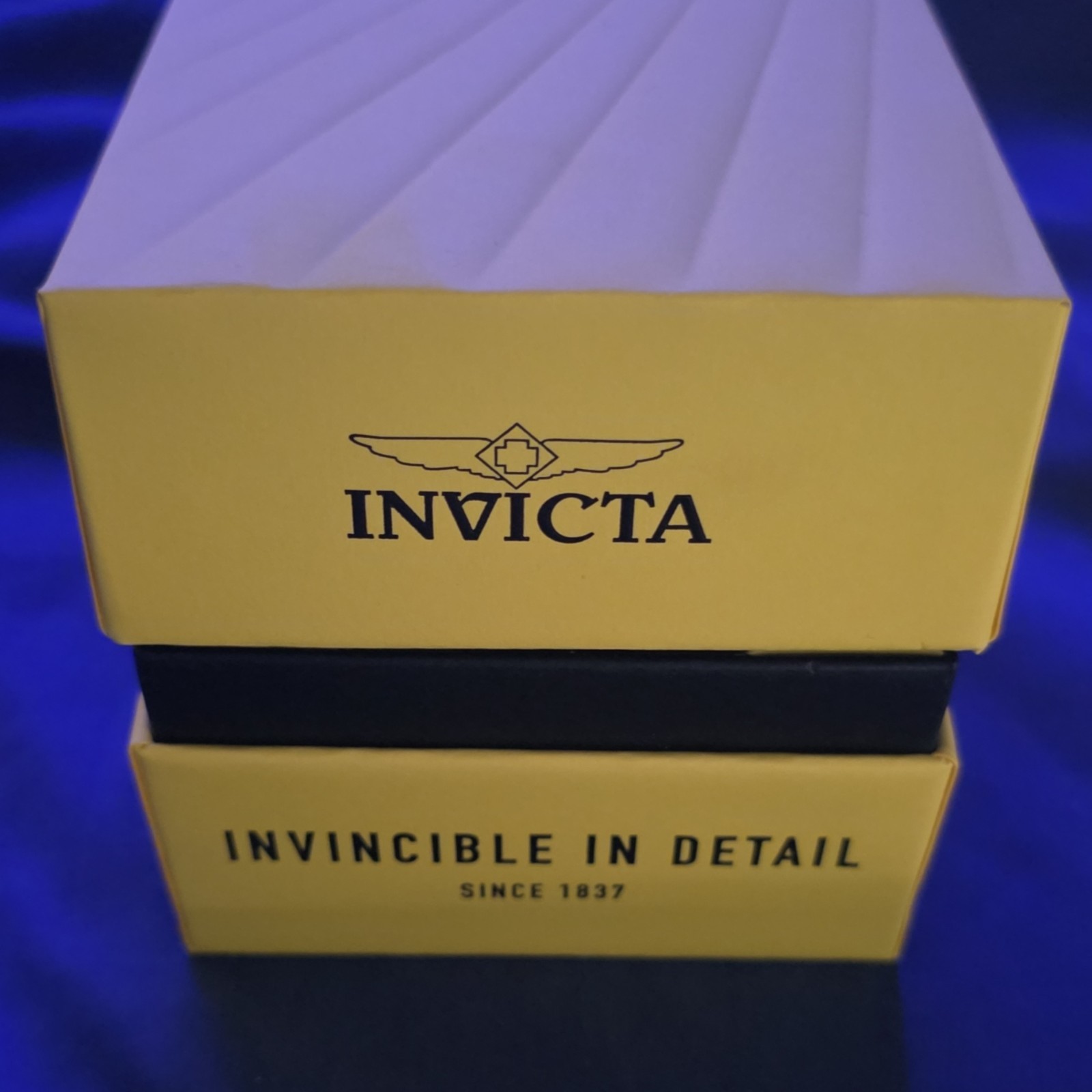 Invicta 43mm Pro Diver Men’s Quartz Red Dial Red/Black Bezel SS Bracelet w/ Box