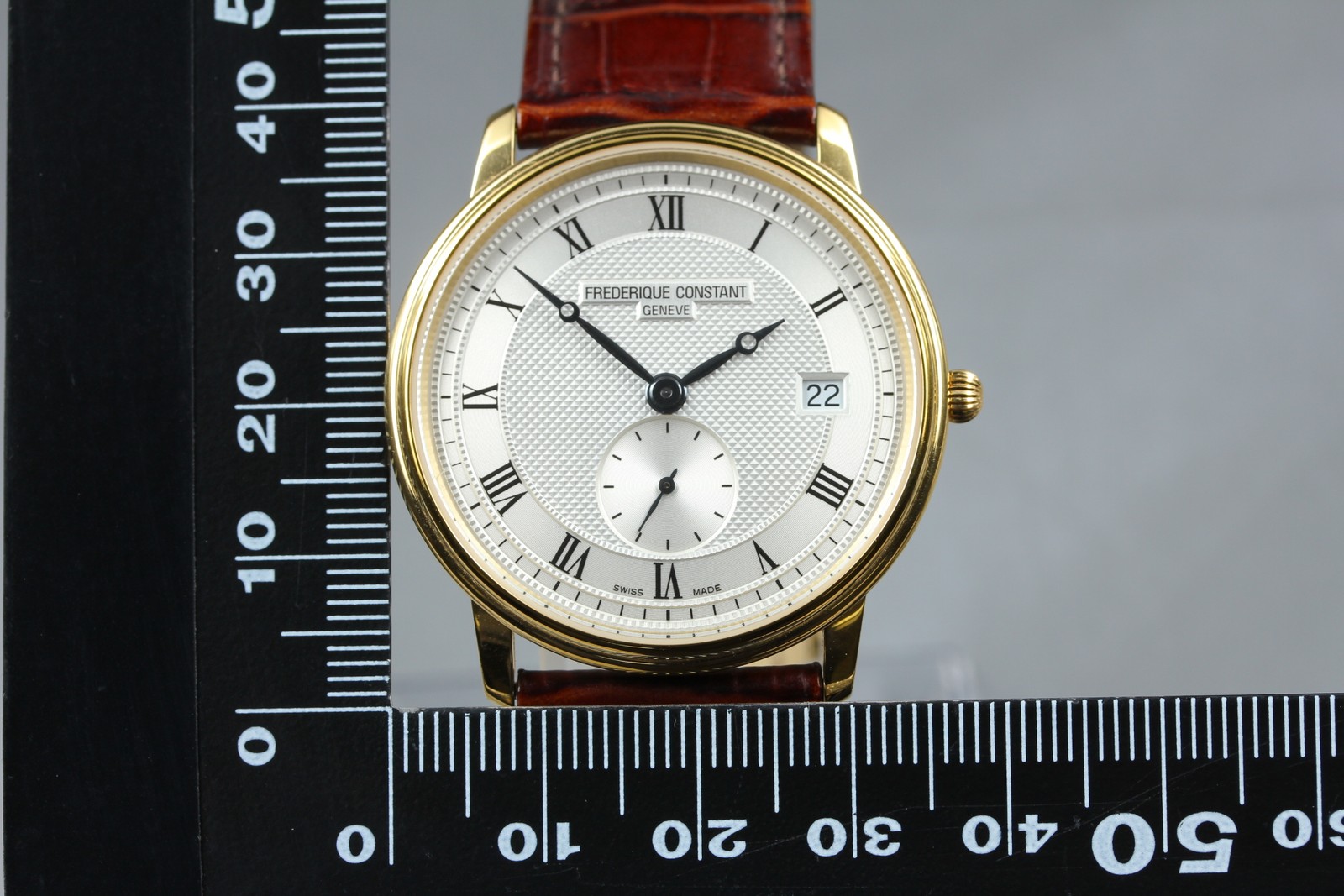 Frederique Constant Geneve Men’s Watch FC200/220/235/245X4S25/6 Qz [Near MINT]