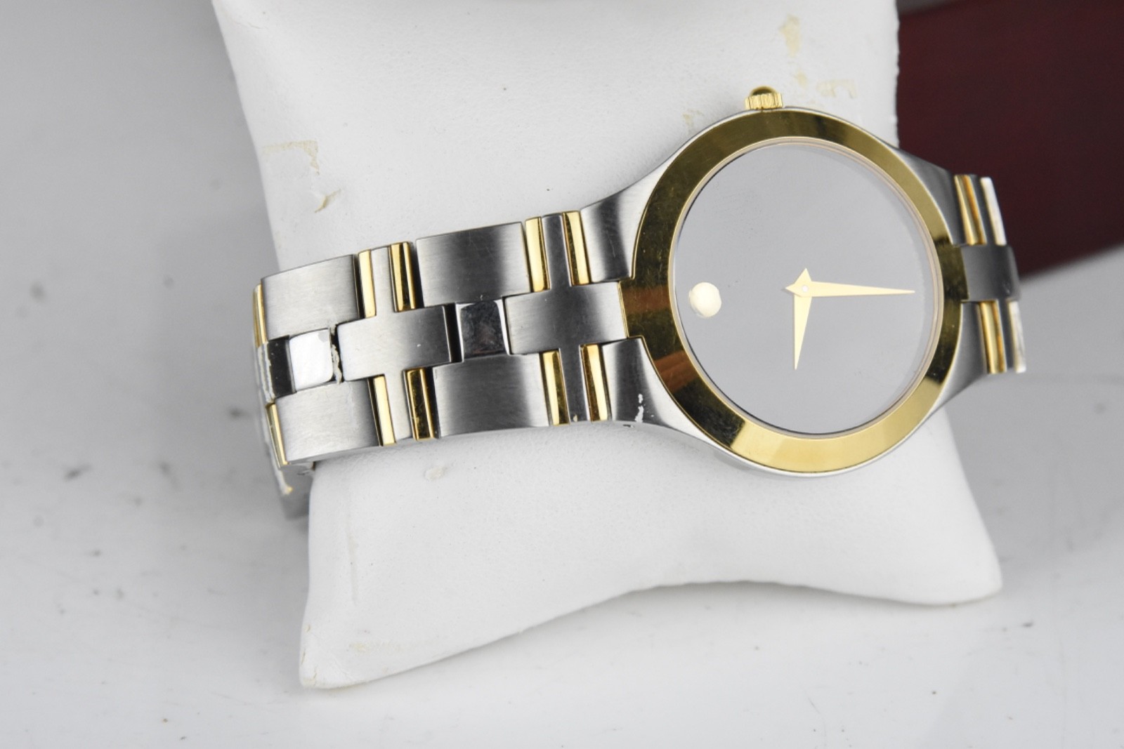 Movado Juro Swiss Made Men’s Watch 36mm Black Dial Two Tone Round 81 G2 1899