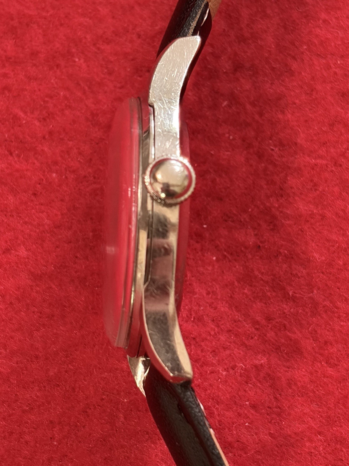Vintage 1950’s Man’s Wyler Navigator 17j Swiss Incaflex Wristwatch-Runs Great