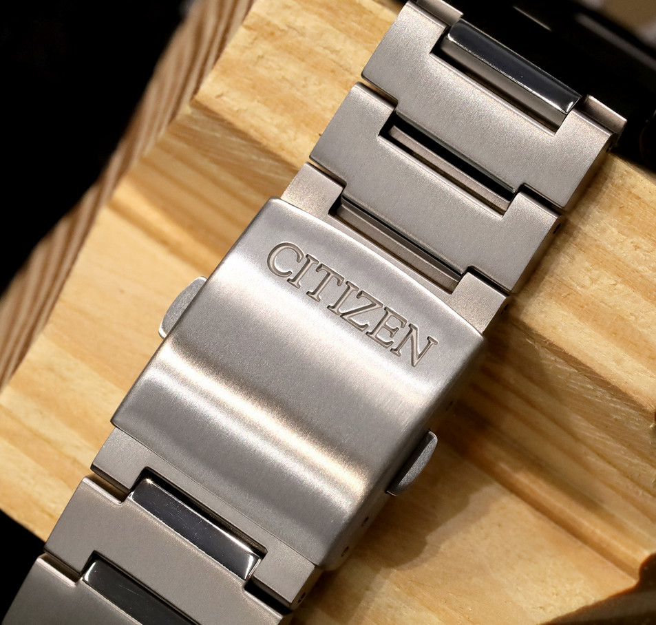 Citizen Super Titanium Sapphire Zenshin Chronograph Salmon Dial Watch CA4610-85Z