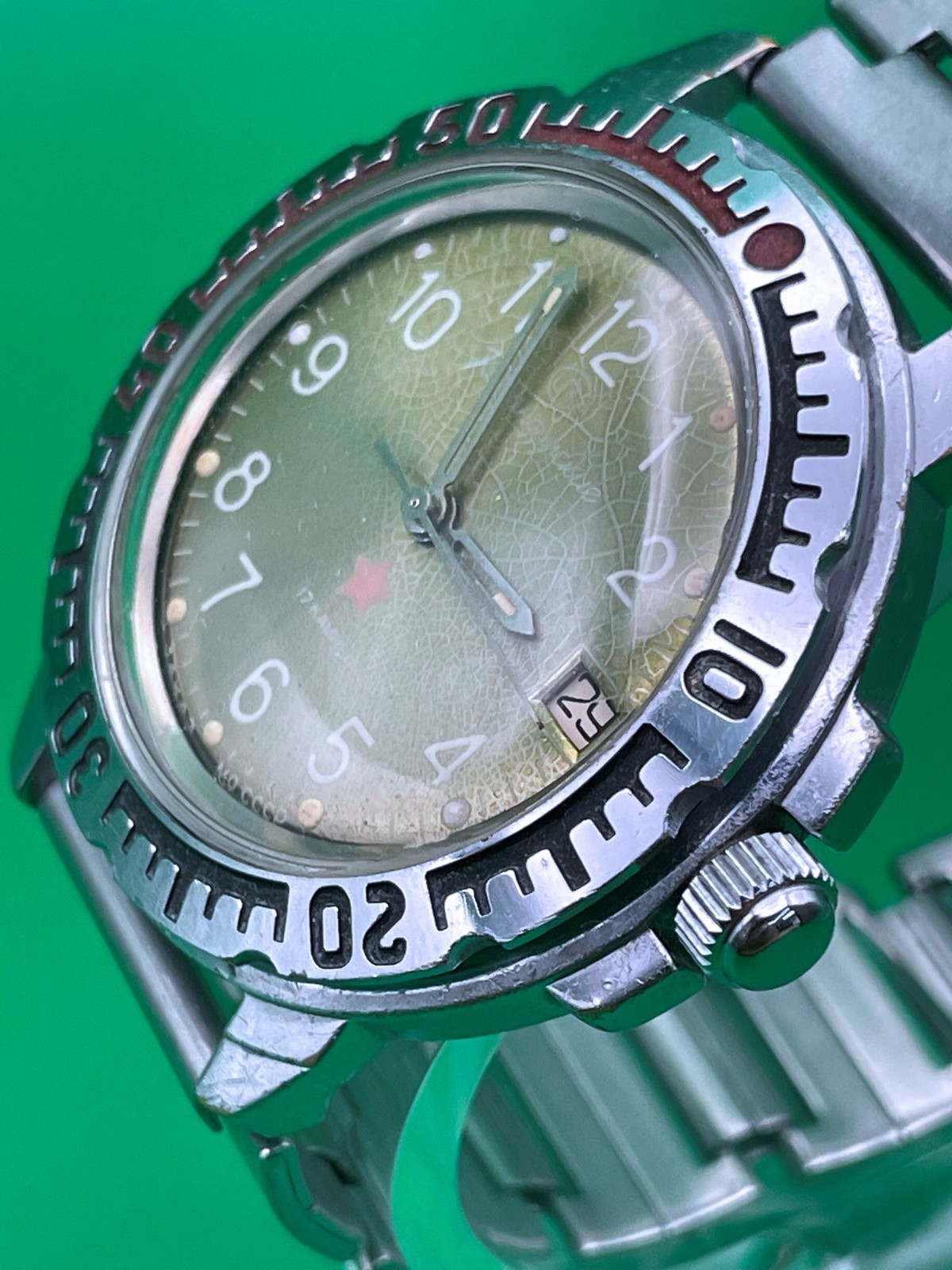 Vintage CCCP Vostok Komandirskie Military 17 Jewel Wristwatch 2414 – Keeps Time