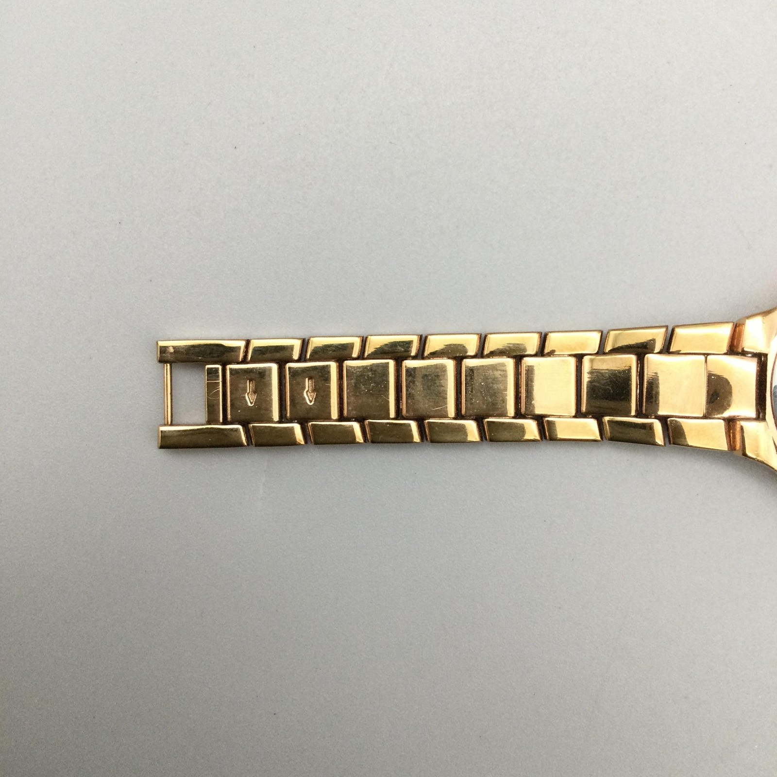Anne Klein Diamond Womens Watch 32mm Pink MOP Dial Gold Tone New Battery 7.25″