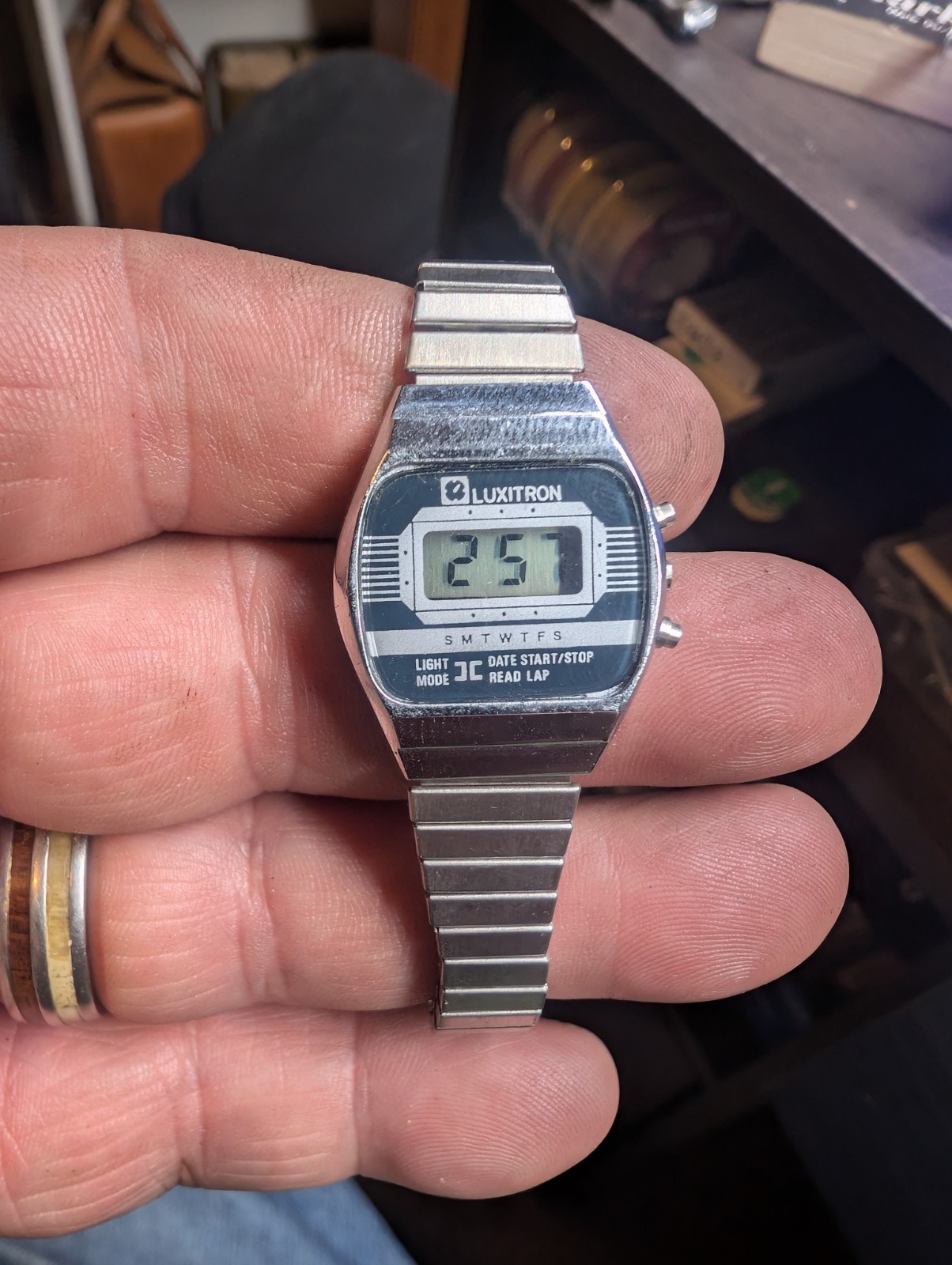 Vintage women’s or kid’s Silver Tone Luxitron Digital Watch Hong Kong – Read