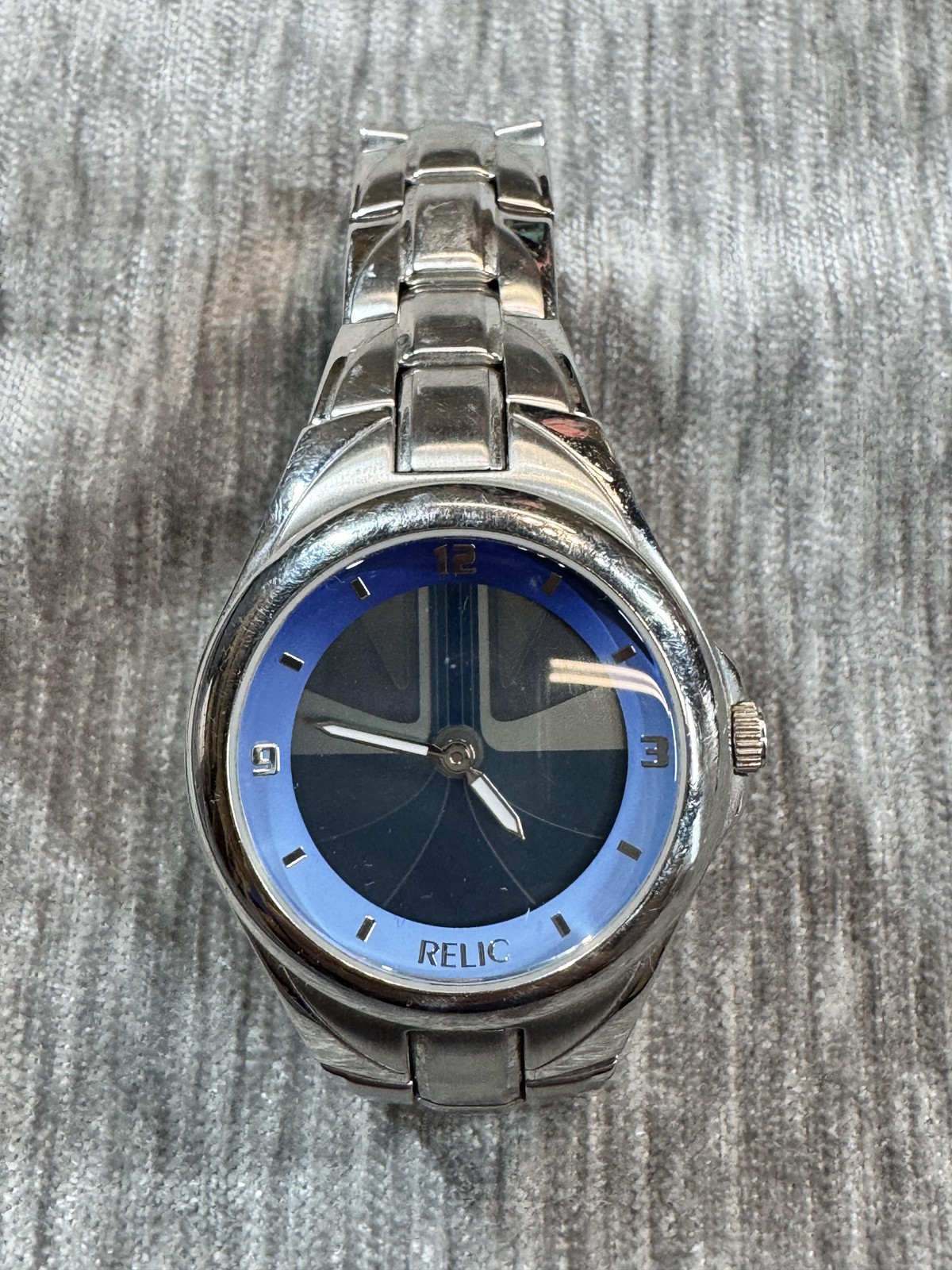 Relic ZR-55198 Animated Blue Dial Stainless Steel Watch Working Vintage y2k