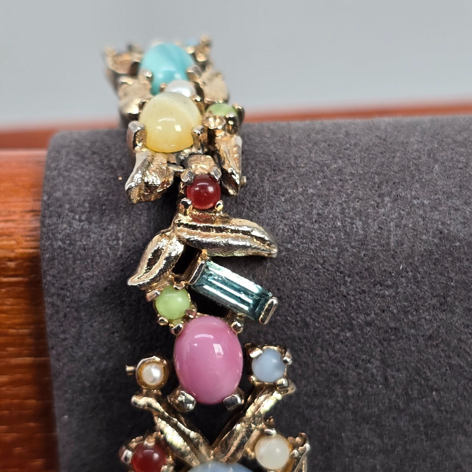 VTG Pedre 17 Jewels Swiss Watch Hidden In Gold-Tone Jeweled Cabochon Bracelet