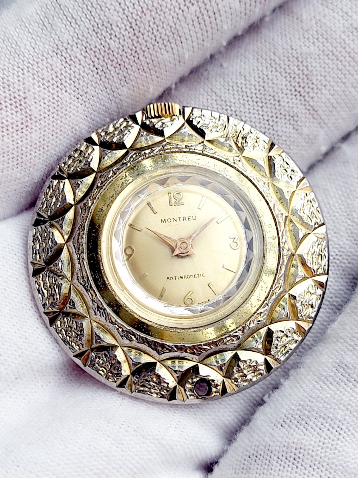 Works [RARE] MONTREU Swiss Women’s Pendant Vintage Watch Mechanical Wind-Up