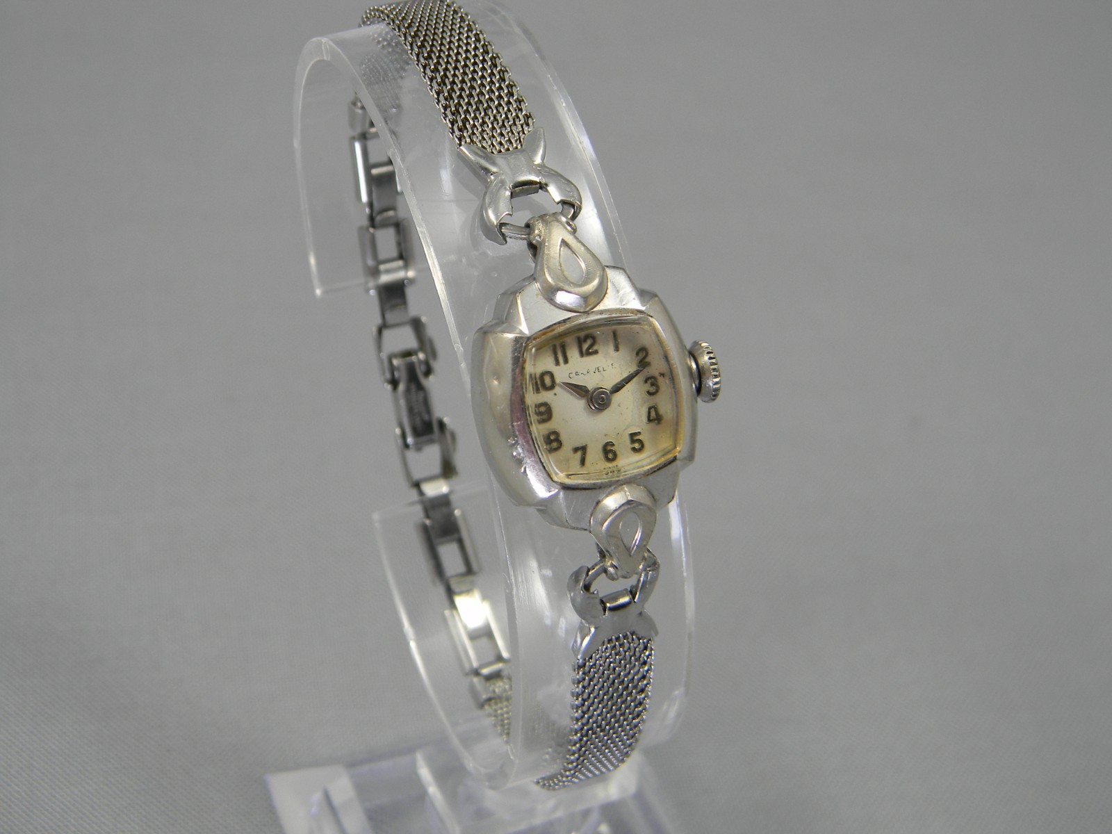 Vintage Caravelle by Bulova Watch Women 16mm 7 Jewel Manual Wind Clasp Band 6.5″
