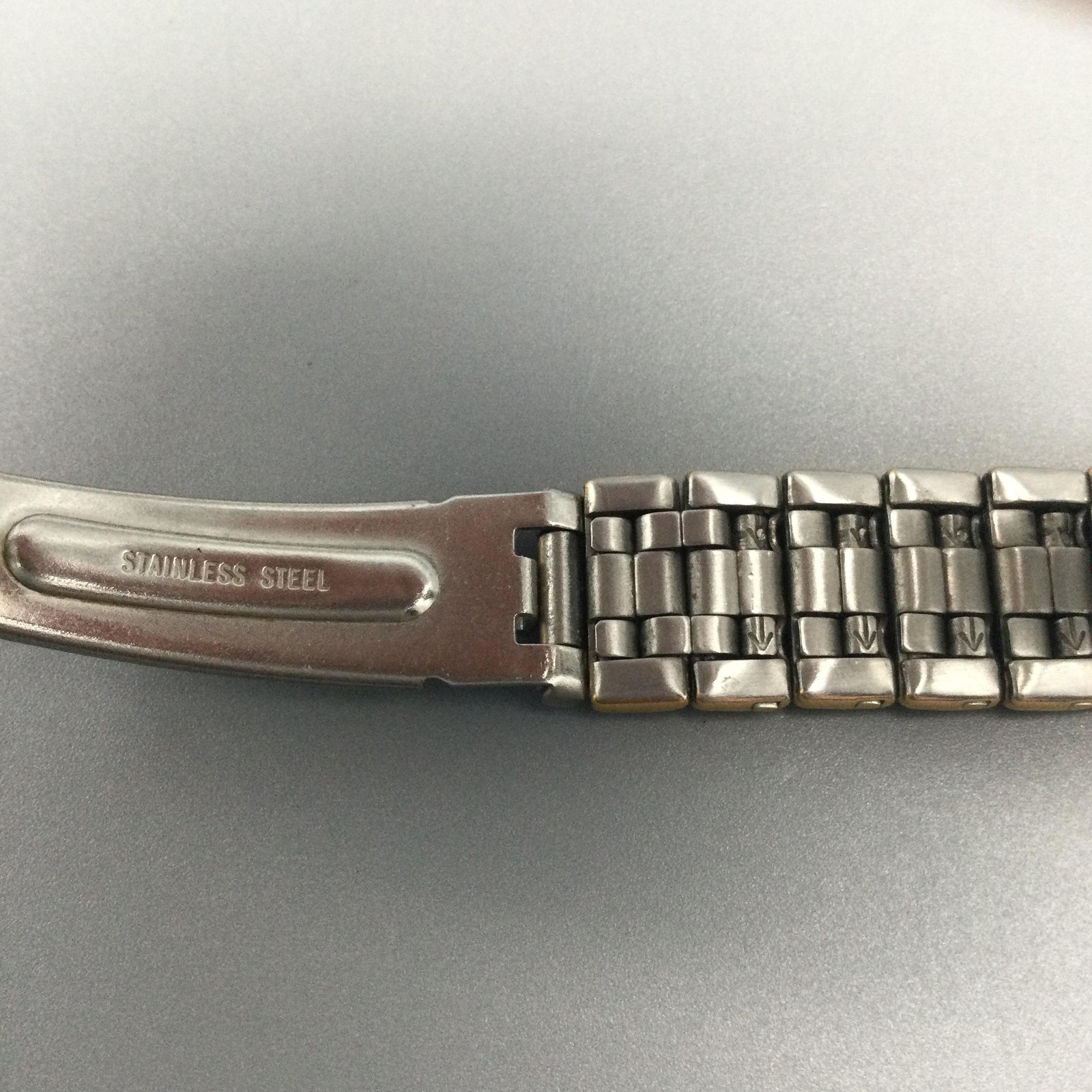 Vintage Anne Klein II 101744-7 Women Watch 25mm Gold Tone Date New Battery 6.5″