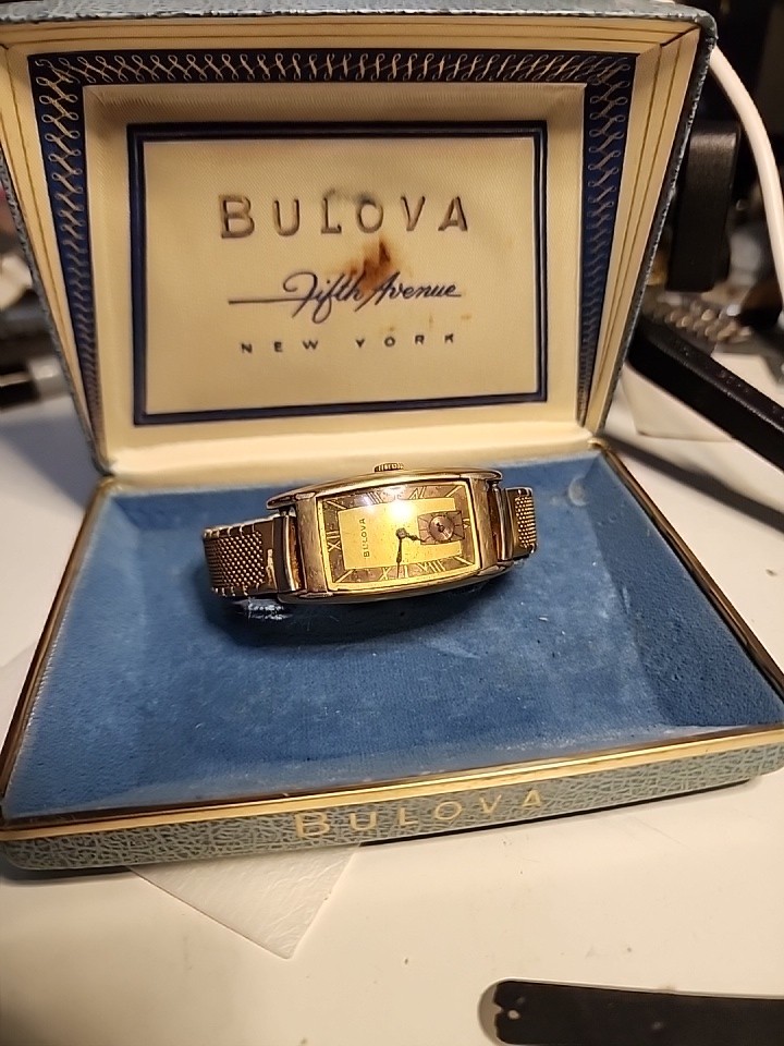 Vintage Bulova Midshipman Watch 17 Jewels Swiss Adjusted Bulova Curve RUNS