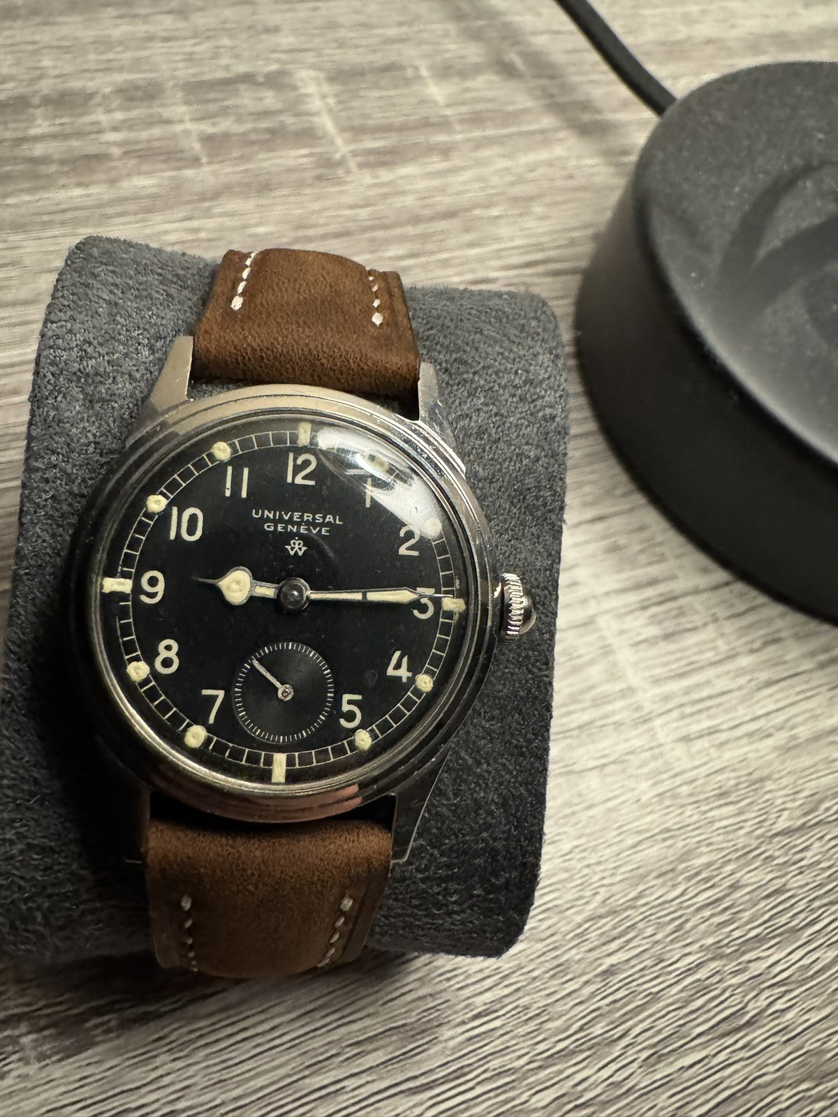 UNIVERSAL GENEVE Swiss Military Wrist Watch black D WWII 1940 s Men