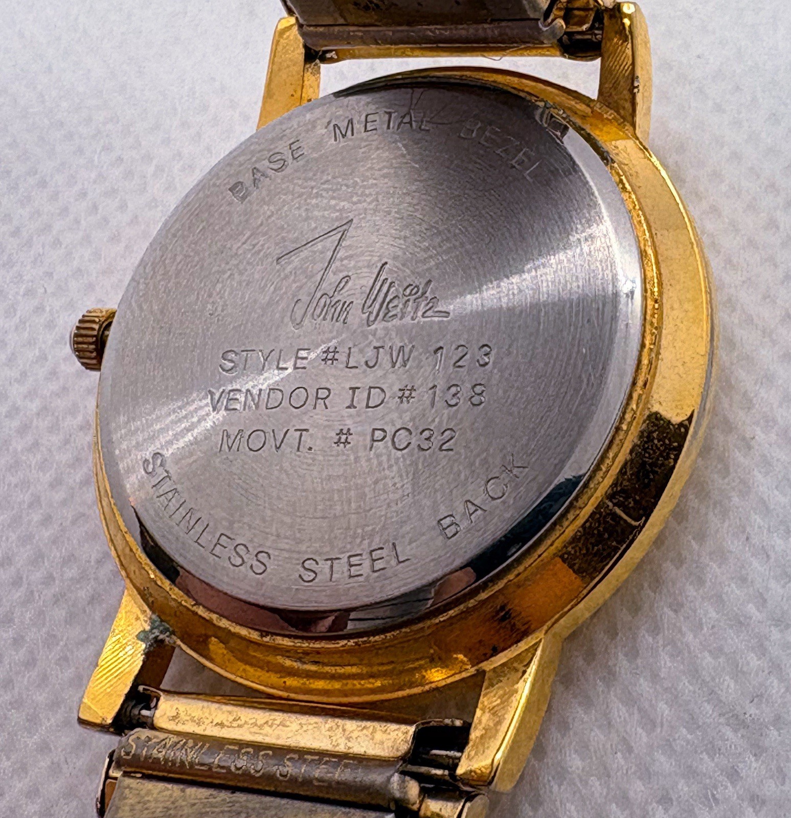 Vintage 1990s John Weitz LJW 123 Gold Tone Coin Edge Men’s Watch Seiko PC32 Movt