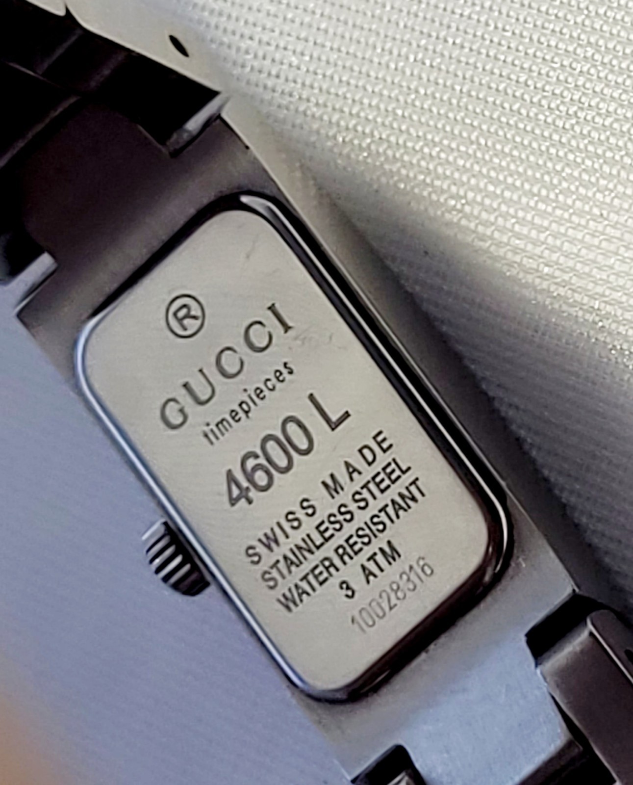 Gucci 4600L Ladies💃 Authentic Swiss Made,Diamond Bezel,Excellent,Petite 5.5″.