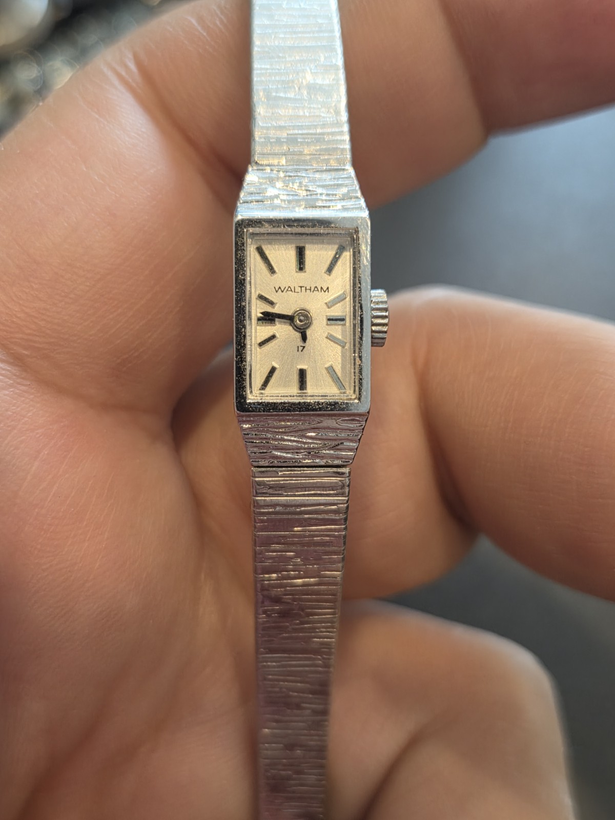 Vintage Waltham Watch Ladies 10mm Silver Tone Rectangle 17 Jewel Manual Wind AB