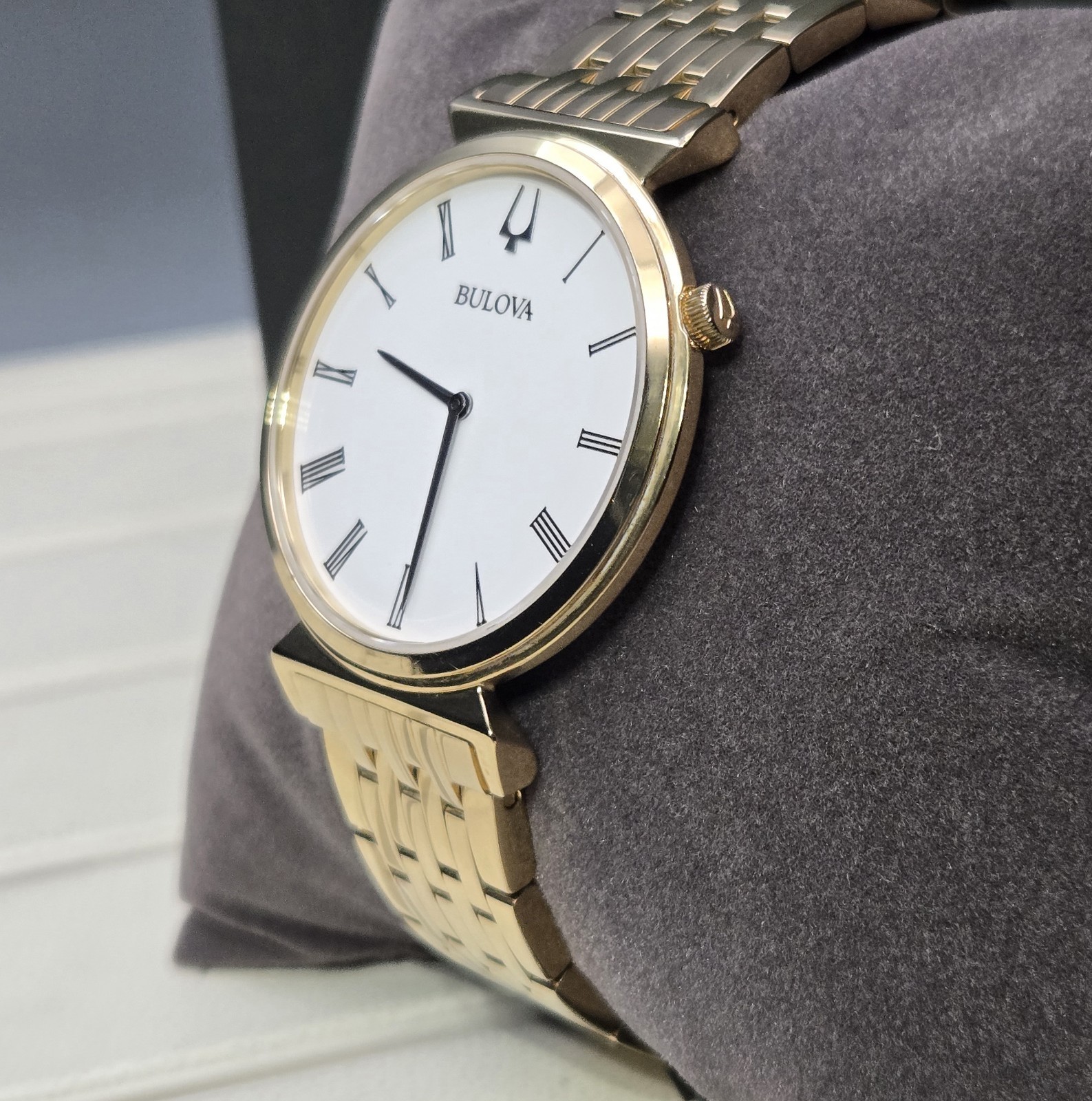 Bulova Regatta Store Display Men’s Gold Tone White Dial Quartz Watch 97A153
