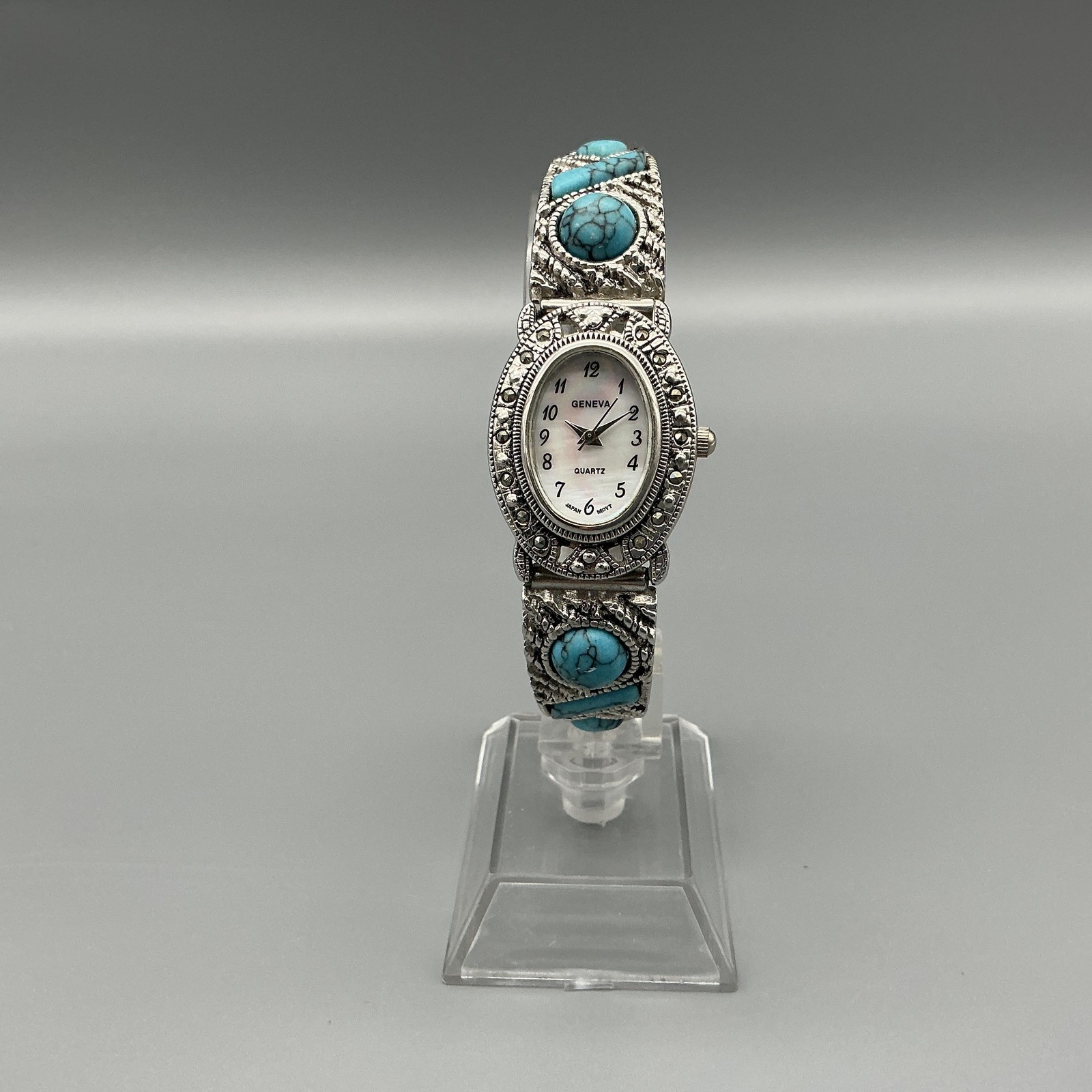 Geneva Elite Womens Watch 25mm MOP Southwest Silver Tone New Battery 7″