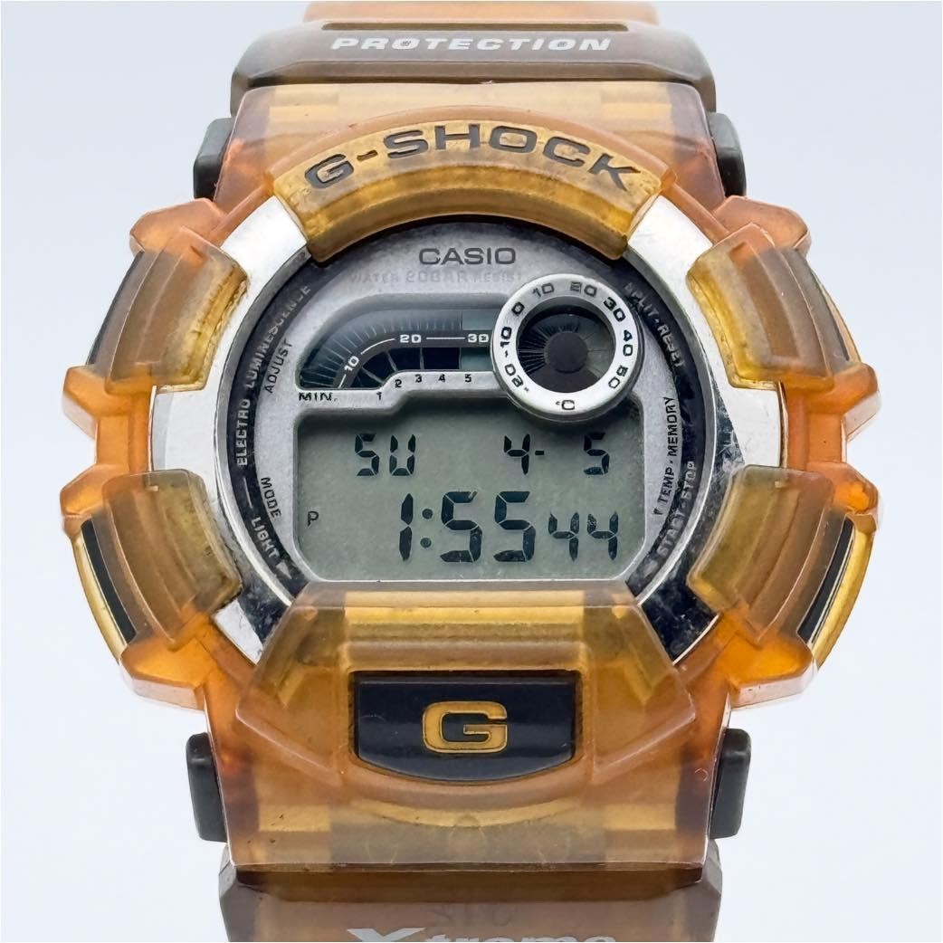CASIO G SHOCK DW-9500 Xtreme Digital Mens Watch Vintage Orange Japan In hand