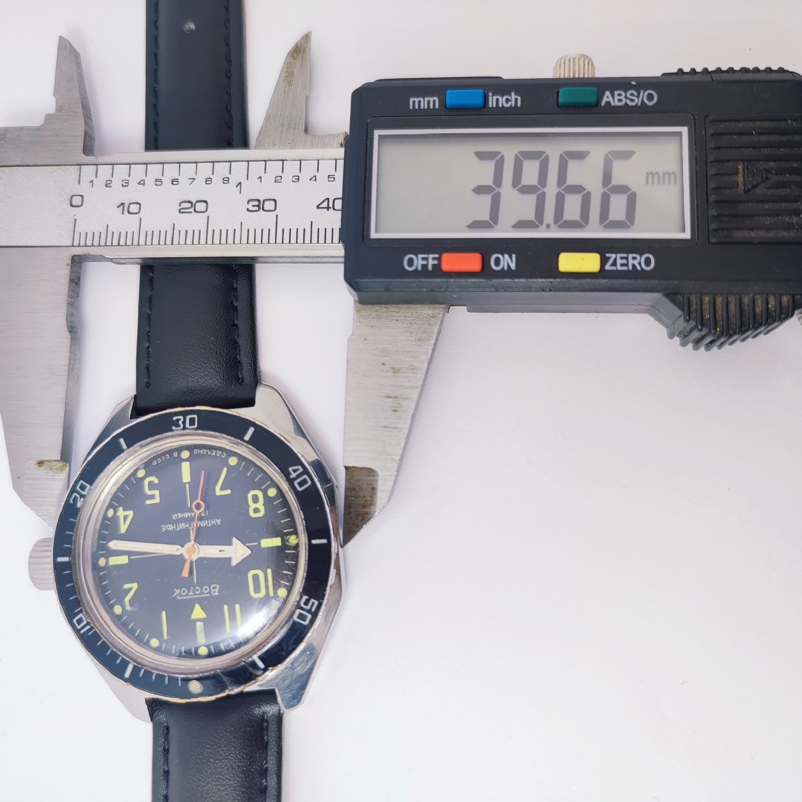⭐ Vintage Soviet watch Vostok amphibian sniper bakelite bezel made in USSR 1980s